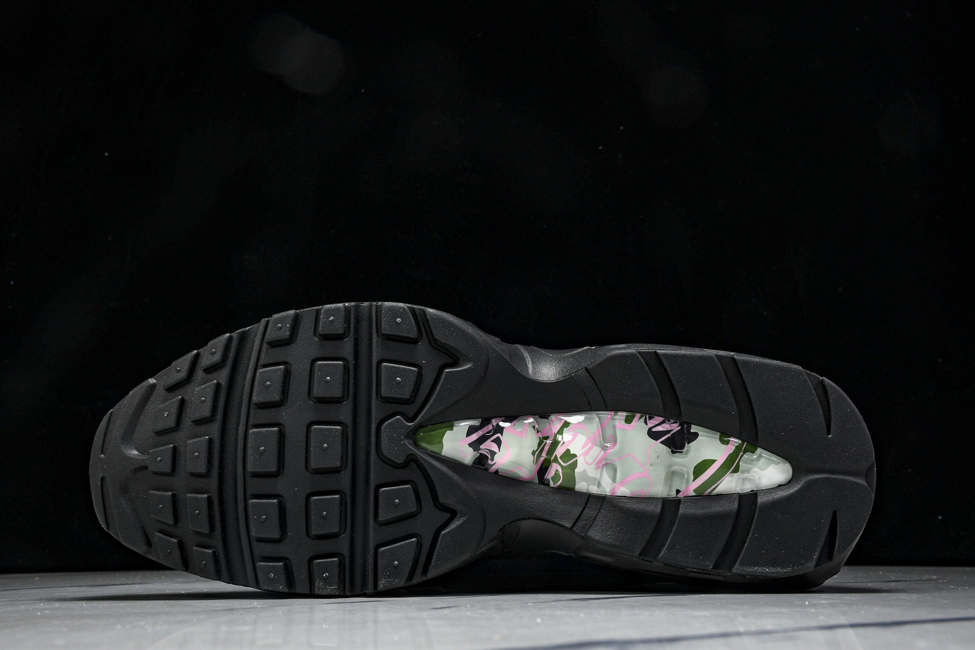 纯原 Nike Air Max 95 复古减震气垫跑鞋 FB2709-001 #YZ001-1 ✦原版1:1 制作 全套 纯原 Nike Air Max 95 复古减震气垫跑鞋 FB2709-001 #YZ001-1 ✦原版1:1 制作 全套