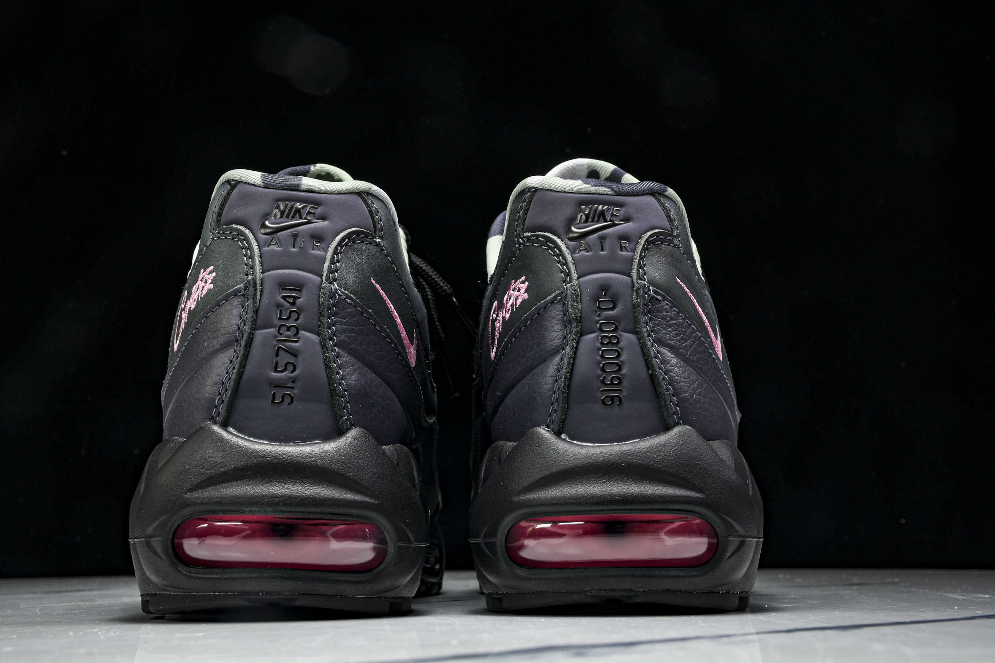 纯原 Nike Air Max 95 复古减震气垫跑鞋 FB2709-001 #YZ001-1 ✦原版1:1 制作 全套 纯原 Nike Air Max 95 复古减震气垫跑鞋 FB2709-001 #YZ001-1 ✦原版1:1 制作 全套