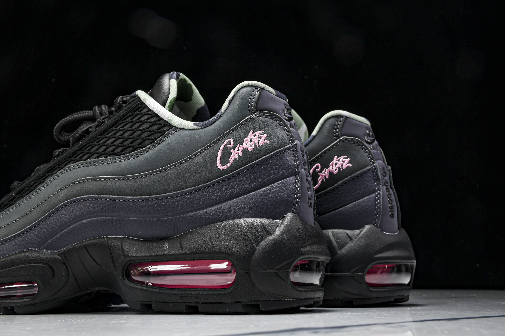 纯原 Nike Air Max 95 复古减震气垫跑鞋 FB2709-001 #YZ001-1 ✦原版1:1 制作 全套 纯原 Nike Air Max 95 复古减震气垫跑鞋 FB2709-001 #YZ001-1 ✦原版1:1 制作 全套