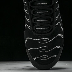 纯原外贸Swarovski x Nike Air Max Plus 施华洛世奇联名女款休闲运动鞋 FZ4237 001 纯原外贸Swarovski x Nike Air Max Plus 施华洛世奇联名女款休闲运动鞋 FZ4237 001