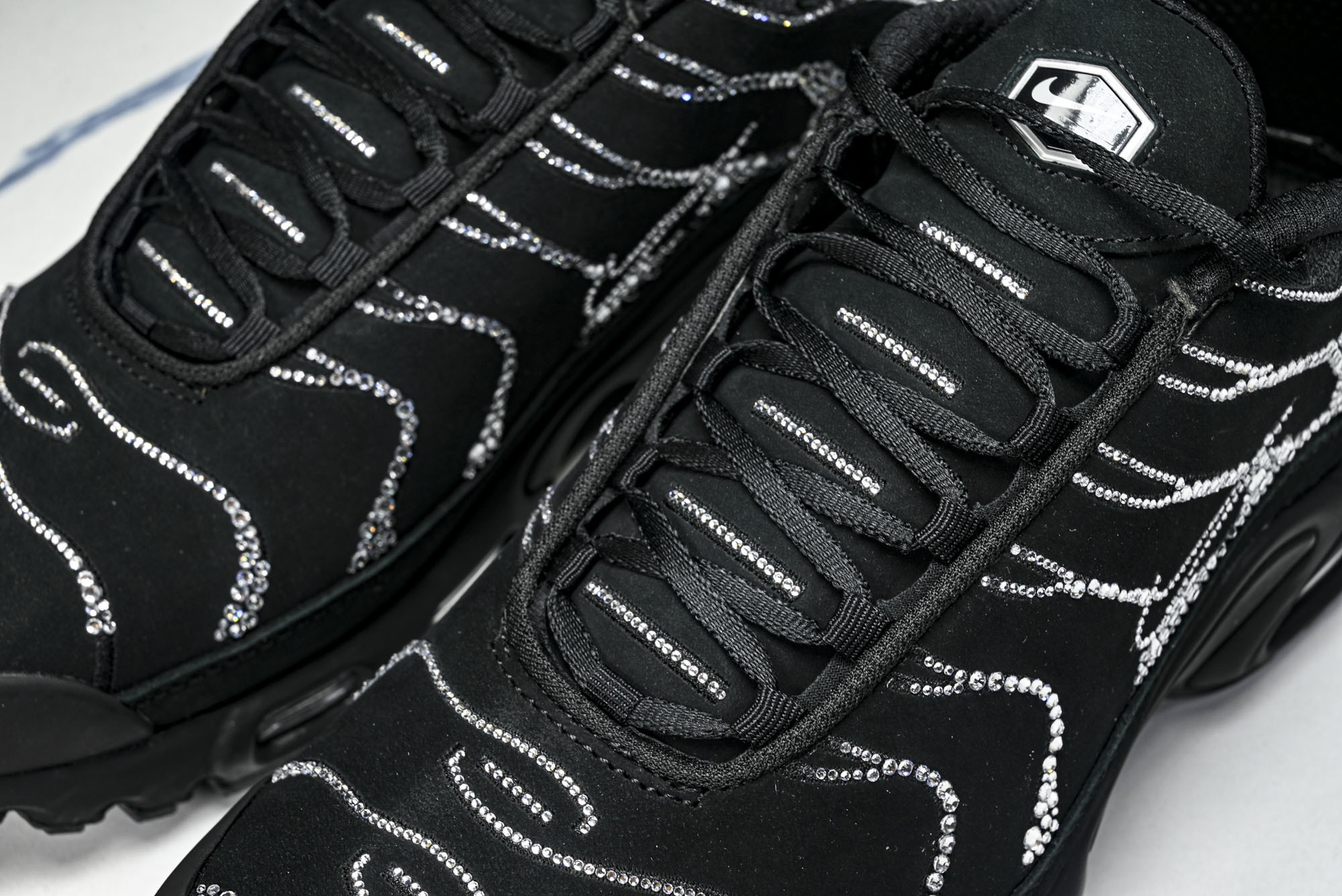 纯原外贸Swarovski x Nike Air Max Plus 施华洛世奇联名女款休闲运动鞋 FZ4237 001 纯原外贸Swarovski x Nike Air Max Plus 施华洛世奇联名女款休闲运动鞋 FZ4237 001