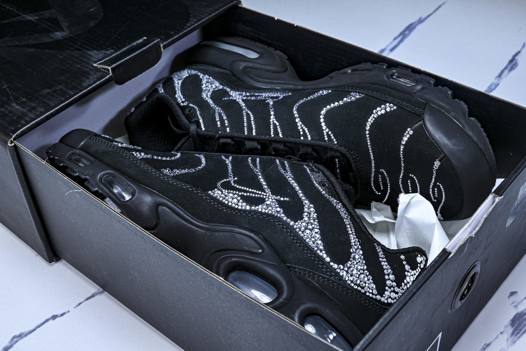纯原外贸Swarovski x Nike Air Max Plus 施华洛世奇联名女款休闲运动鞋 FZ4237 001 纯原外贸Swarovski x Nike Air Max Plus 施华洛世奇联名女款休闲运动鞋 FZ4237 001