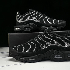 纯原外贸Swarovski x Nike Air Max Plus 施华洛世奇联名女款休闲运动鞋 FZ4237 001 纯原外贸Swarovski x Nike Air Max Plus 施华洛世奇联名女款休闲运动鞋 FZ4237 001