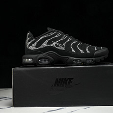 纯原外贸Swarovski x Nike Air Max Plus 施华洛世奇联名女款休闲运动鞋 FZ4237 001 纯原外贸Swarovski x Nike Air Max Plus 施华洛世奇联名女款休闲运动鞋 FZ4237 001
