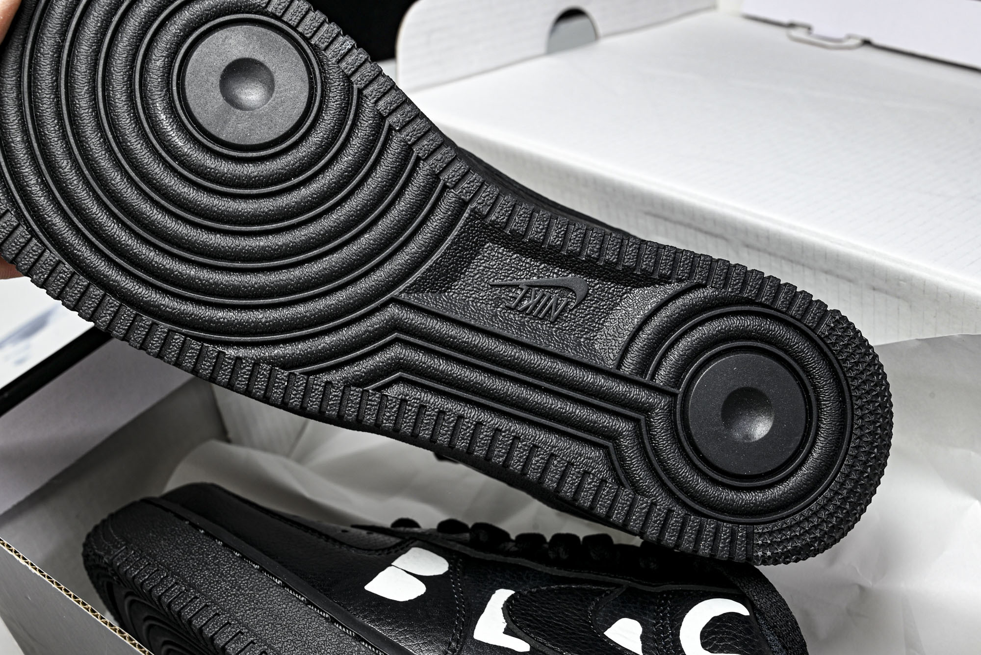 纯原外贸 CDG x Nike Air Force 1'07 Low 联名款 全头层 空军一号低帮休闲板鞋 IB9949 纯原外贸 CDG x Nike Air Force 1'07 Low 联名款 全头层 空军一号低帮休闲板鞋 IB9949