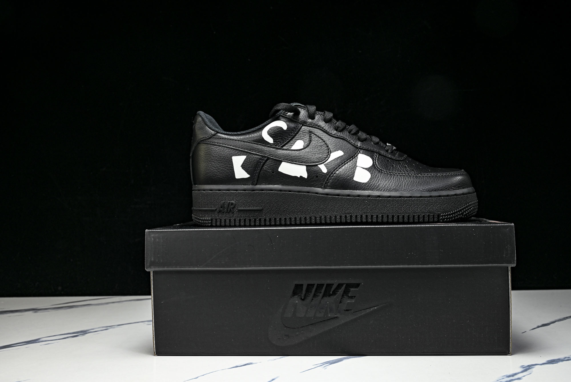 纯原外贸 CDG x Nike Air Force 1'07 Low 联名款 全头层 空军一号低帮休闲板鞋 IB9949 纯原外贸 CDG x Nike Air Force 1'07 Low 联名款 全头层 空军一号低帮休闲板鞋 IB9949