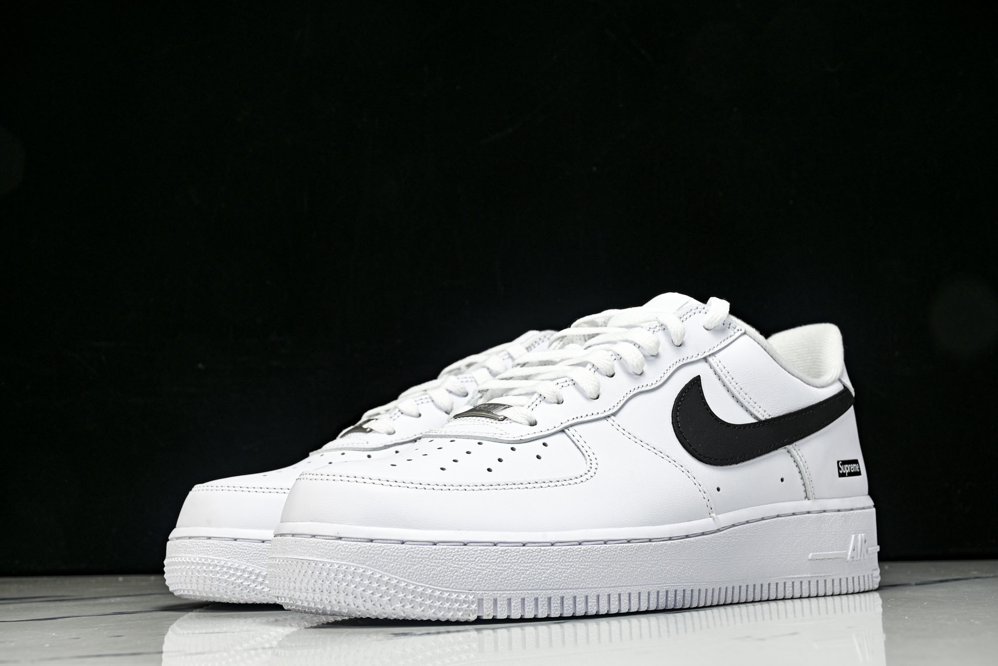 纯原外贸 Supreme x Nike Air Force 1'07 Low 联名款 空军一号低帮休闲板鞋 CU9225 纯原外贸 Supreme x Nike Air Force 1'07 Low 联名款 空军一号低帮休闲板鞋 CU9225