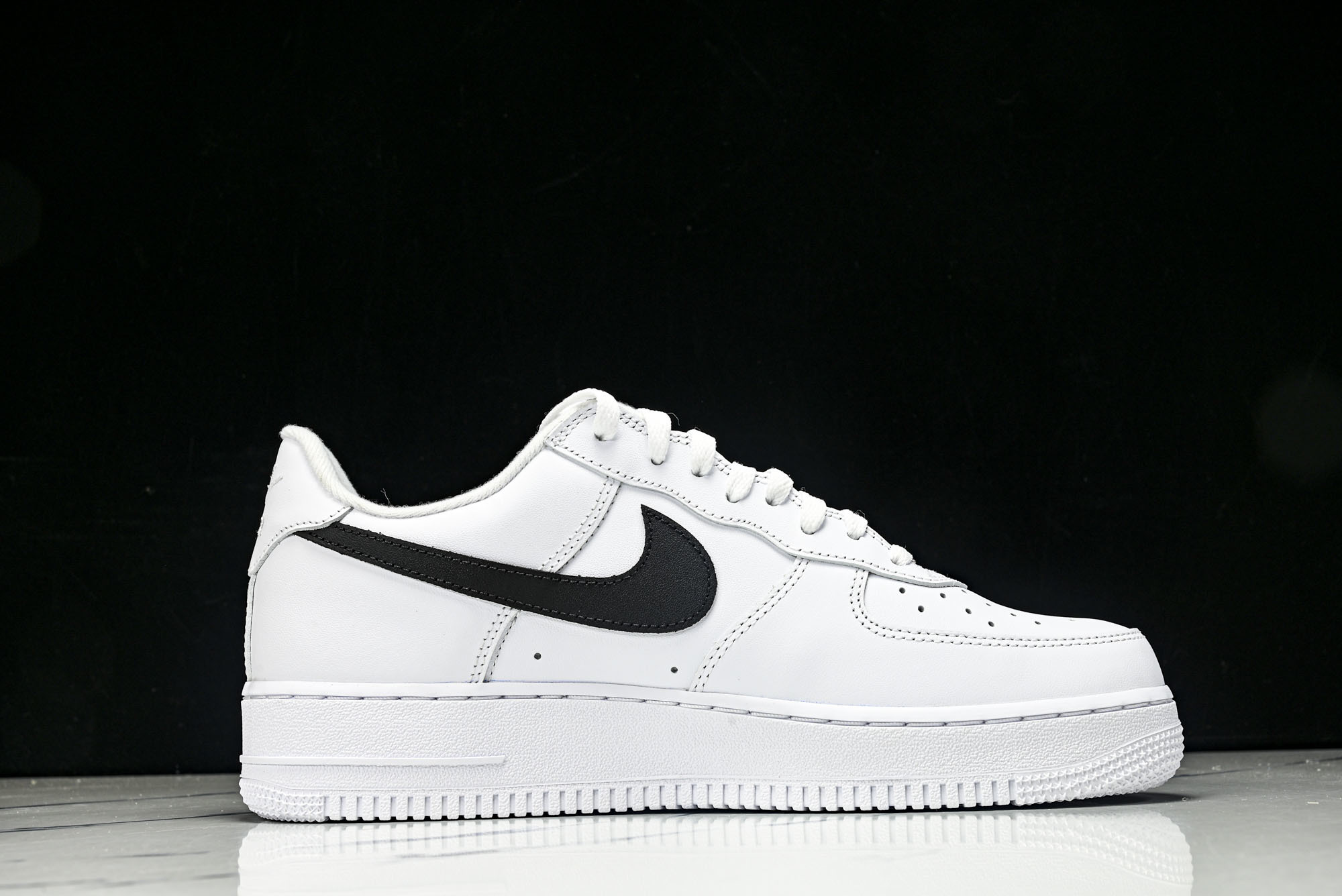 纯原外贸 Supreme x Nike Air Force 1'07 Low 联名款 空军一号低帮休闲板鞋 CU9225 纯原外贸 Supreme x Nike Air Force 1'07 Low 联名款 空军一号低帮休闲板鞋 CU9225