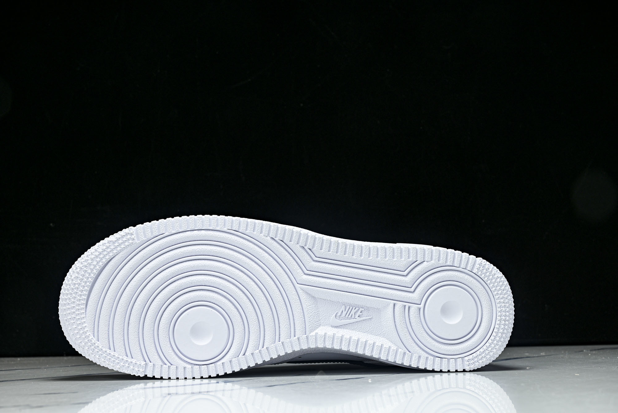纯原外贸 Supreme x Nike Air Force 1'07 Low 联名款 空军一号低帮休闲板鞋 CU9225 纯原外贸 Supreme x Nike Air Force 1'07 Low 联名款 空军一号低帮休闲板鞋 CU9225