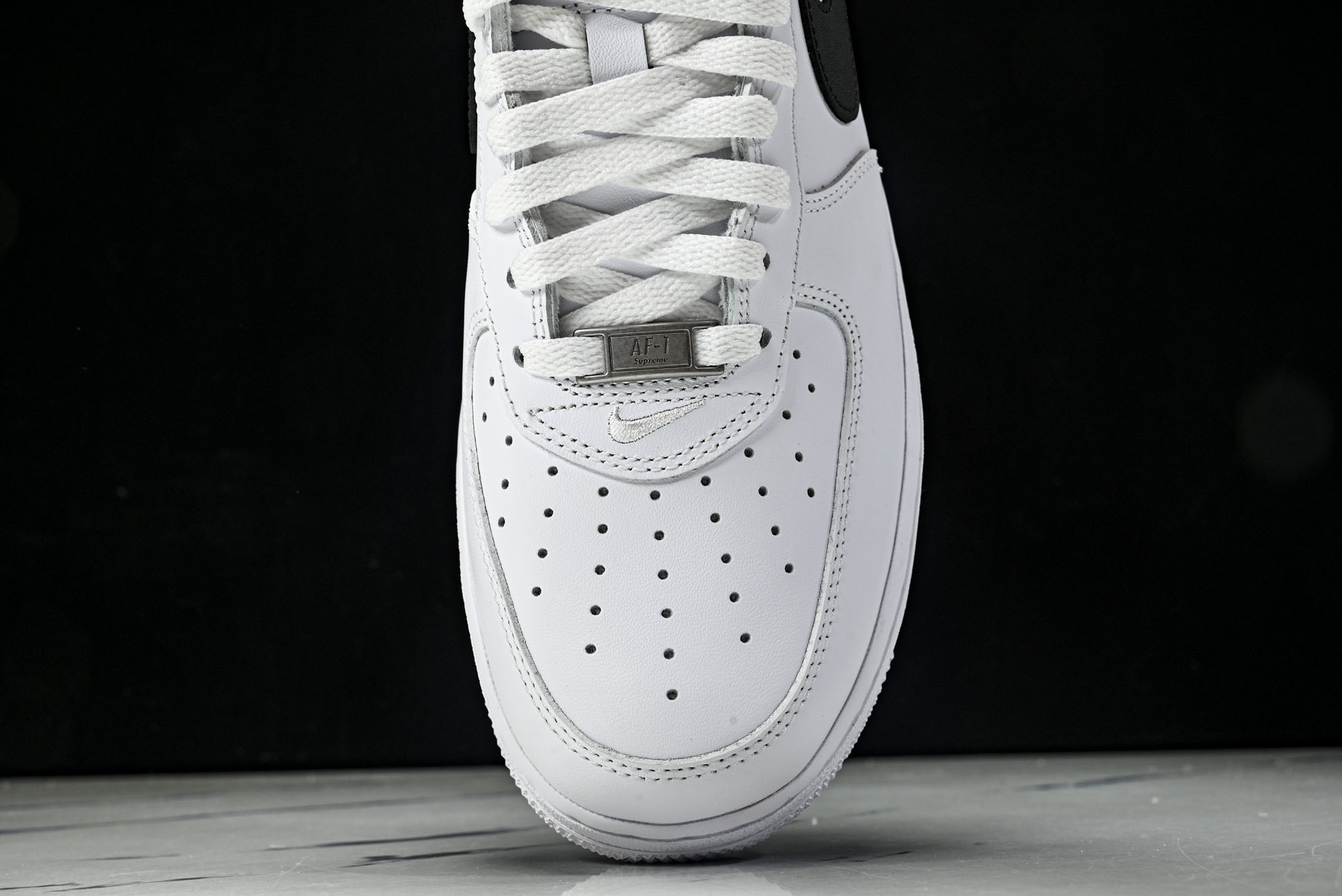 纯原外贸 Supreme x Nike Air Force 1'07 Low 联名款 空军一号低帮休闲板鞋 CU9225 纯原外贸 Supreme x Nike Air Force 1'07 Low 联名款 空军一号低帮休闲板鞋 CU9225