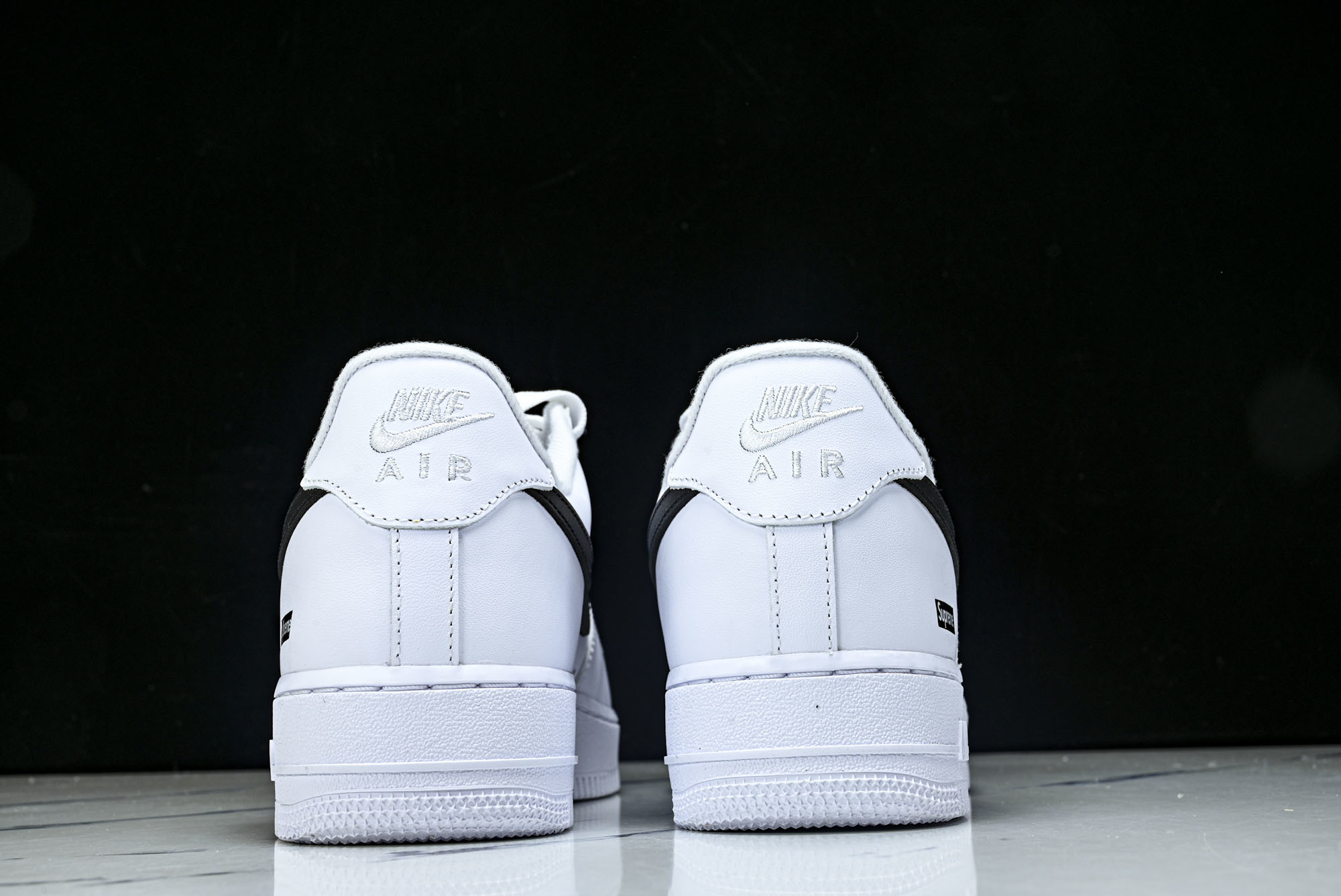 纯原外贸 Supreme x Nike Air Force 1'07 Low 联名款 空军一号低帮休闲板鞋 CU9225 纯原外贸 Supreme x Nike Air Force 1'07 Low 联名款 空军一号低帮休闲板鞋 CU9225