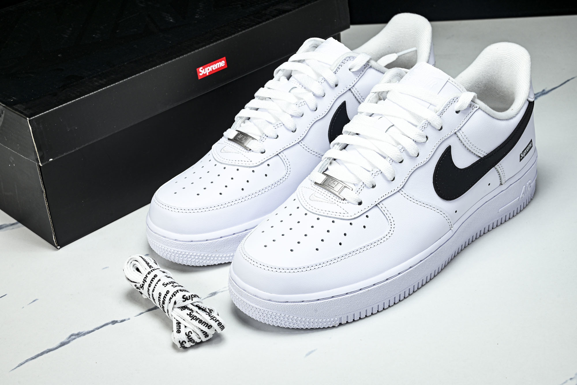 纯原外贸 Supreme x Nike Air Force 1'07 Low 联名款 空军一号低帮休闲板鞋 CU9225 纯原外贸 Supreme x Nike Air Force 1'07 Low 联名款 空军一号低帮休闲板鞋 CU9225