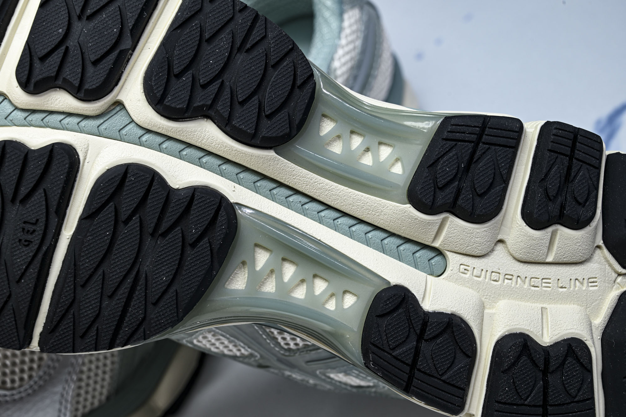外贸平台 ASICS Gel-Kayano 12.1 Kith Cream Sage 浅绿白 1203A675-100 外贸平台 ASICS Gel-Kayano 12.1 Kith Cream Sage 浅绿白 1203A675-100