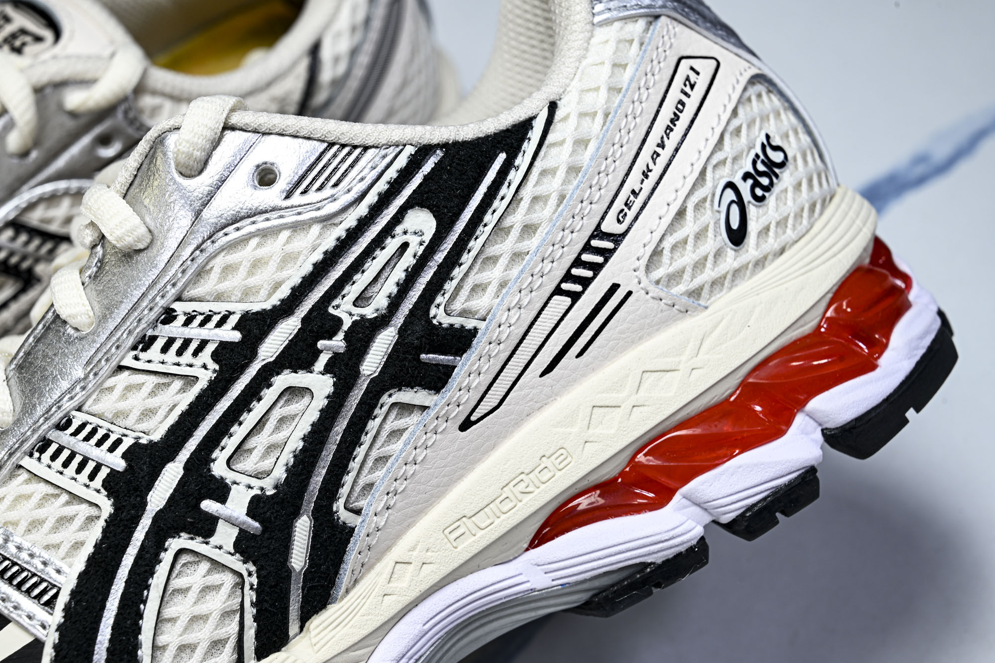 外贸平台 ASICS Gel-Kayano 12.1 Lapstone & Hammer The Spark 白黑红 1 外贸平台 ASICS Gel-Kayano 12.1 Lapstone & Hammer The Spark 白黑红 1