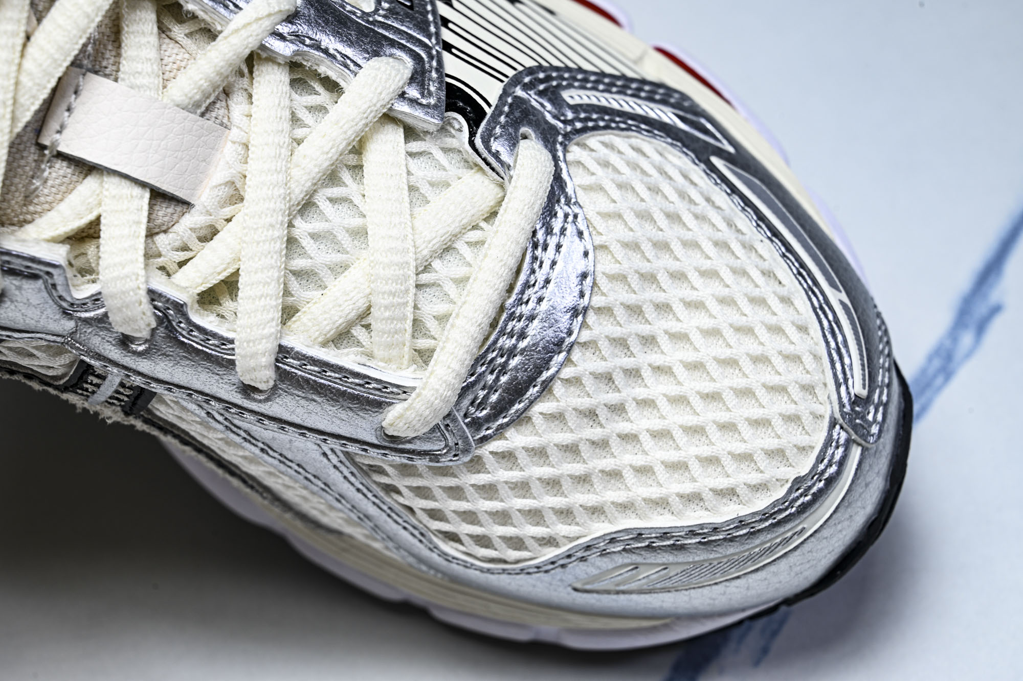 外贸平台 ASICS Gel-Kayano 12.1 Lapstone & Hammer The Spark 白黑红 1 外贸平台 ASICS Gel-Kayano 12.1 Lapstone & Hammer The Spark 白黑红 1