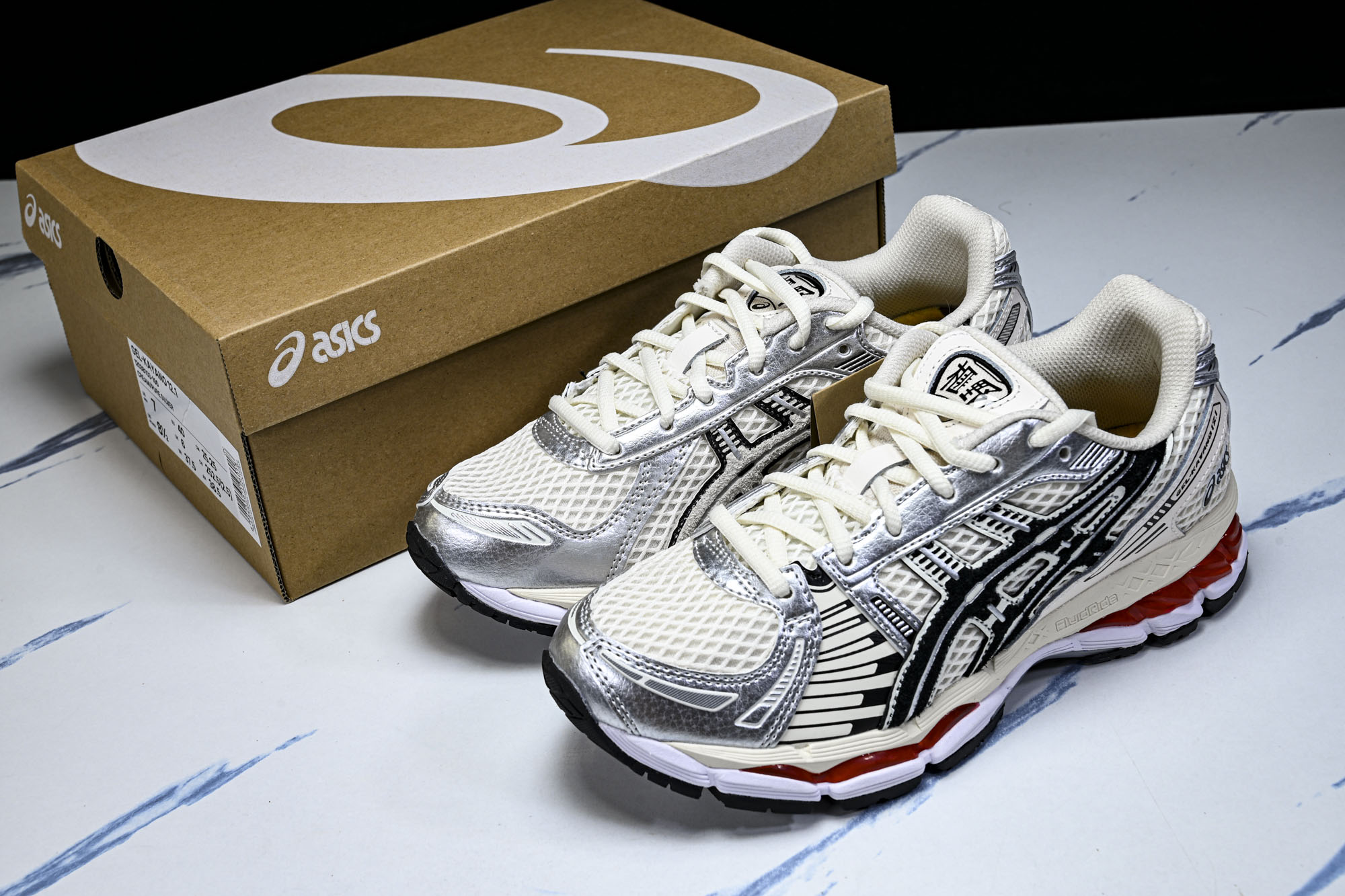 外贸平台 ASICS Gel-Kayano 12.1 Lapstone & Hammer The Spark 白黑红 1 外贸平台 ASICS Gel-Kayano 12.1 Lapstone & Hammer The Spark 白黑红 1