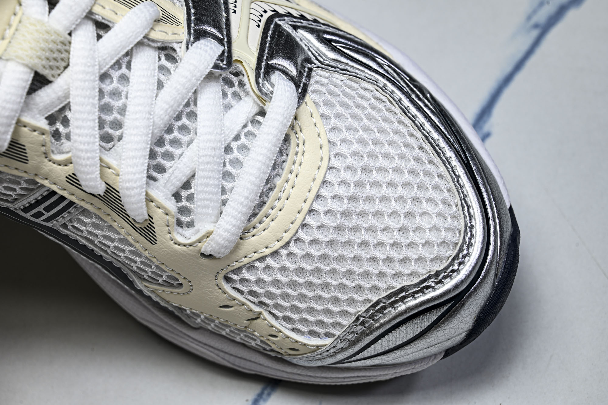 外贸平台 Asics Gel-Kayano 14 亚瑟士运动休闲透气专业跑鞋1202A056-109 #YZ002-2 外贸平台 Asics Gel-Kayano 14 亚瑟士运动休闲透气专业跑鞋1202A056-109 #YZ002-2