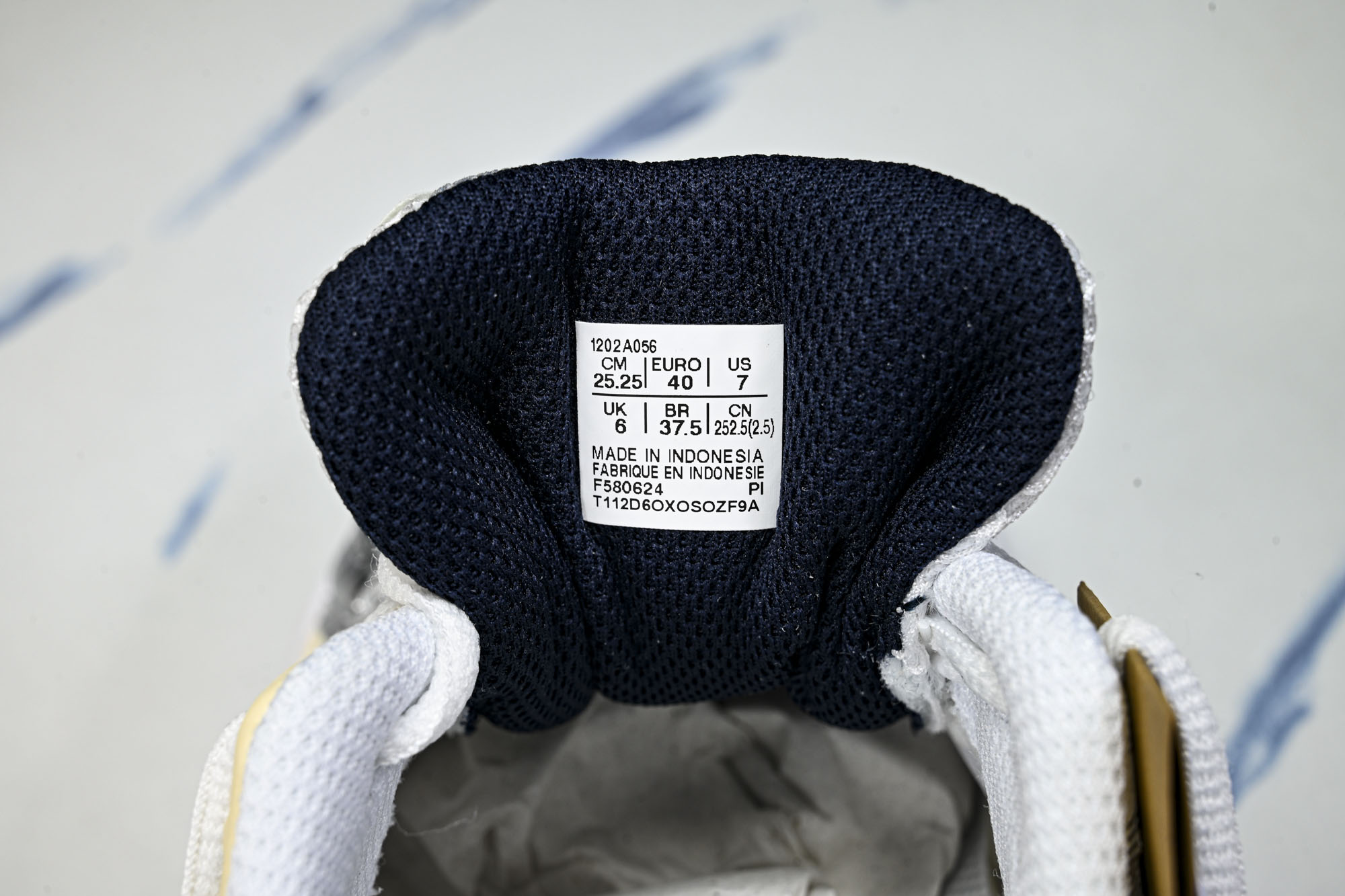 外贸平台 Asics Gel-Kayano 14 亚瑟士运动休闲透气专业跑鞋1202A056-109 #YZ002-2 外贸平台 Asics Gel-Kayano 14 亚瑟士运动休闲透气专业跑鞋1202A056-109 #YZ002-2