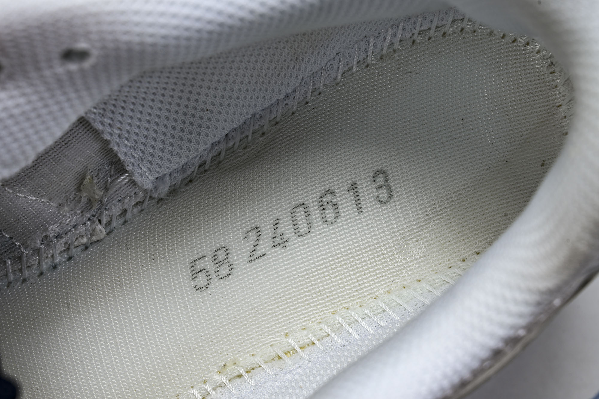 外贸平台 Asics Gel-Kayano 14 亚瑟士运动休闲透气专业跑鞋1202A056-109 #YZ002-2 外贸平台 Asics Gel-Kayano 14 亚瑟士运动休闲透气专业跑鞋1202A056-109 #YZ002-2