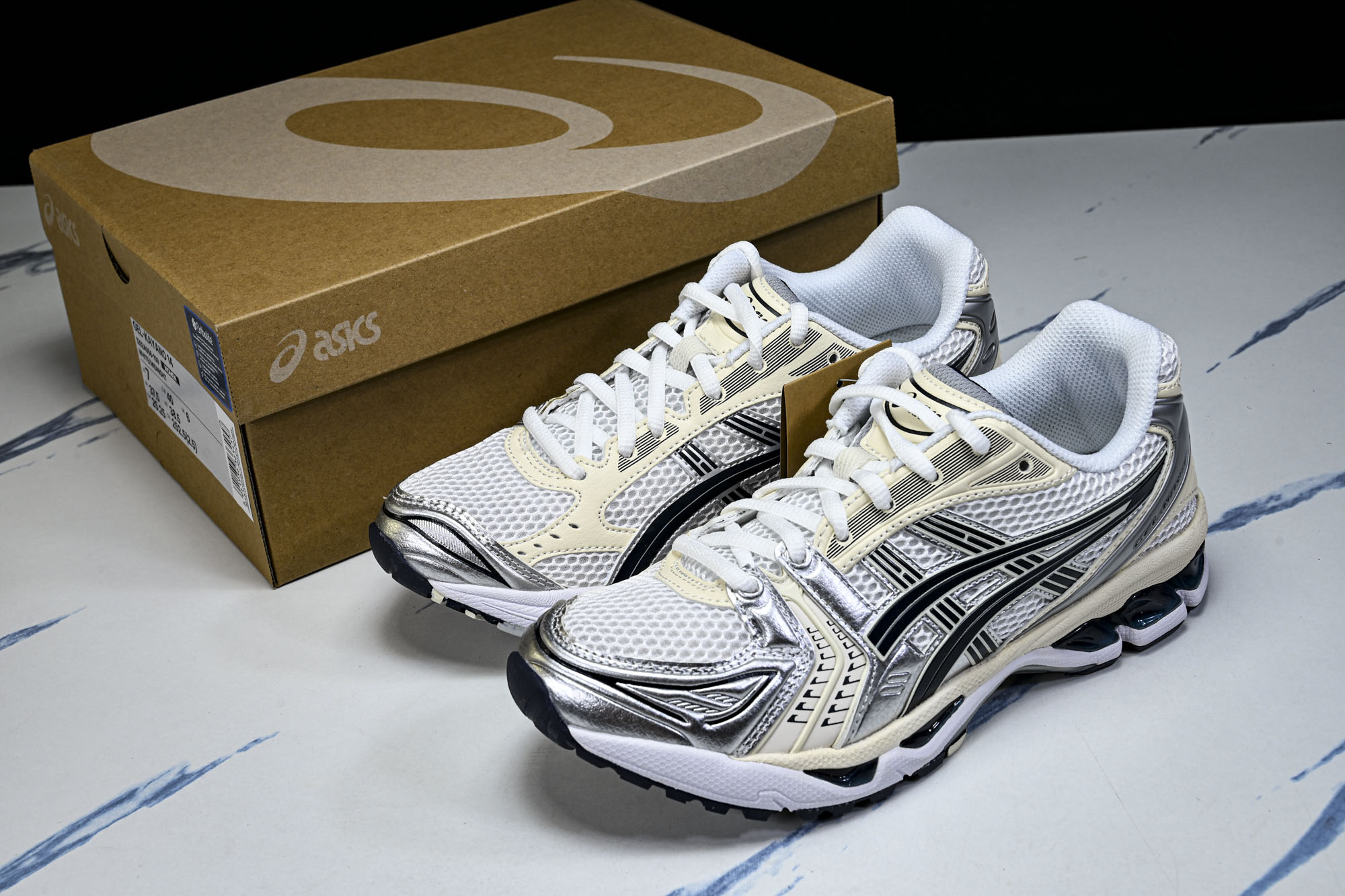 外贸平台 Asics Gel-Kayano 14 亚瑟士运动休闲透气专业跑鞋1202A056-109 #YZ002-2 外贸平台 Asics Gel-Kayano 14 亚瑟士运动休闲透气专业跑鞋1202A056-109 #YZ002-2