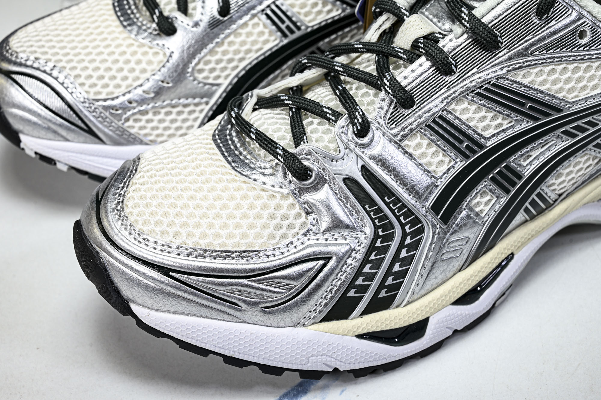 外贸平台 Asics Gel-Kayano 14 亚瑟士运动休闲透气专业跑鞋1203A566-100 #YZ002-2 外贸平台 Asics Gel-Kayano 14 亚瑟士运动休闲透气专业跑鞋1203A566-100 #YZ002-2