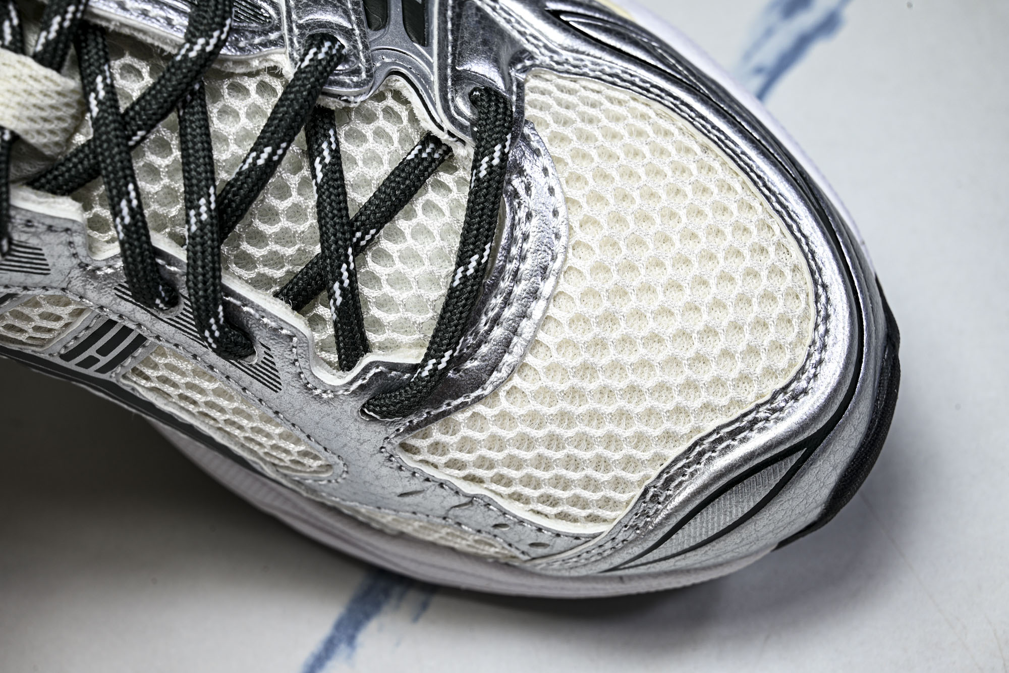 外贸平台 Asics Gel-Kayano 14 亚瑟士运动休闲透气专业跑鞋1203A566-100 #YZ002-2 外贸平台 Asics Gel-Kayano 14 亚瑟士运动休闲透气专业跑鞋1203A566-100 #YZ002-2