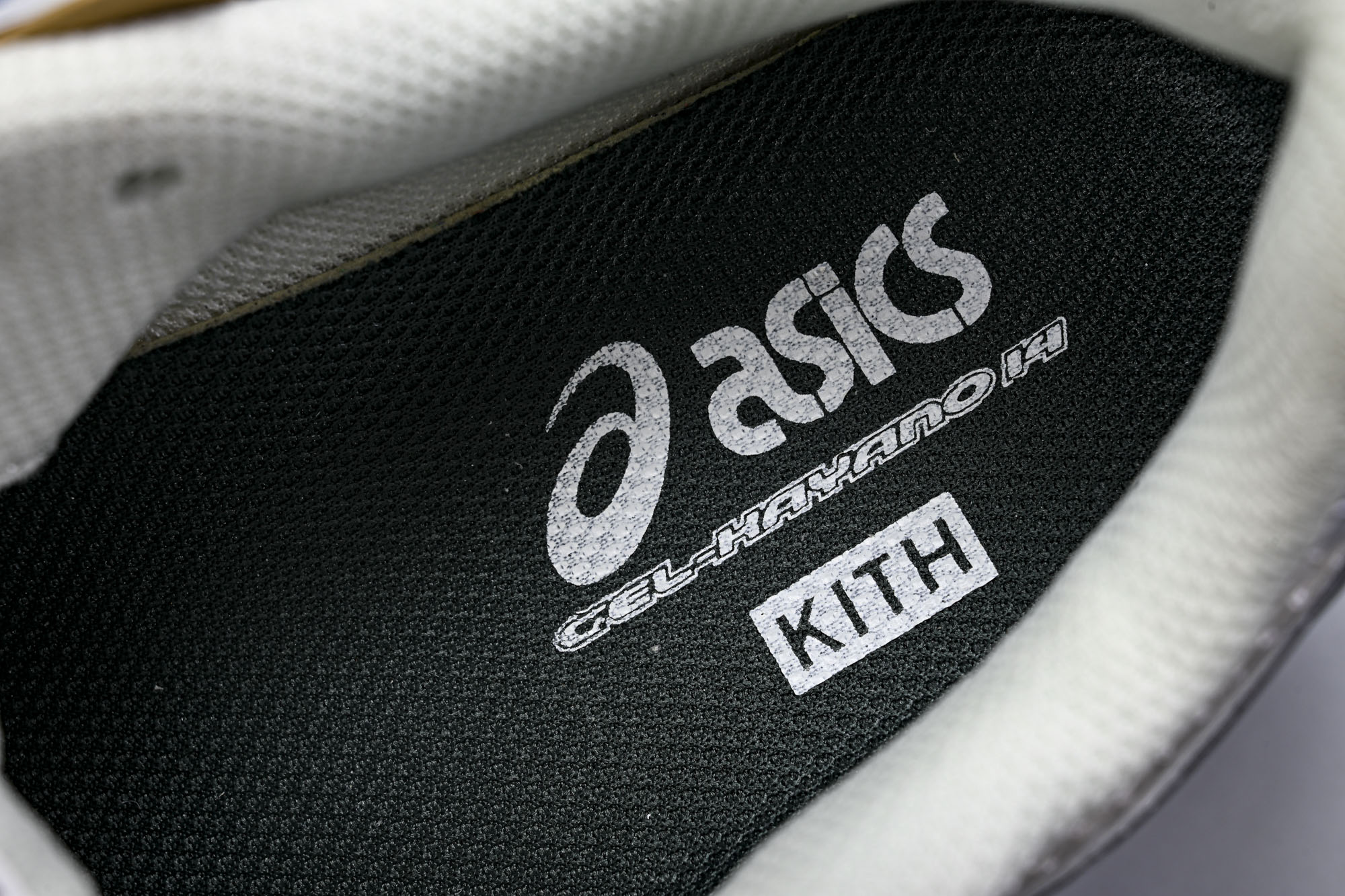 外贸平台 Asics Gel-Kayano 14 亚瑟士运动休闲透气专业跑鞋1203A566-100 #YZ002-2 外贸平台 Asics Gel-Kayano 14 亚瑟士运动休闲透气专业跑鞋1203A566-100 #YZ002-2