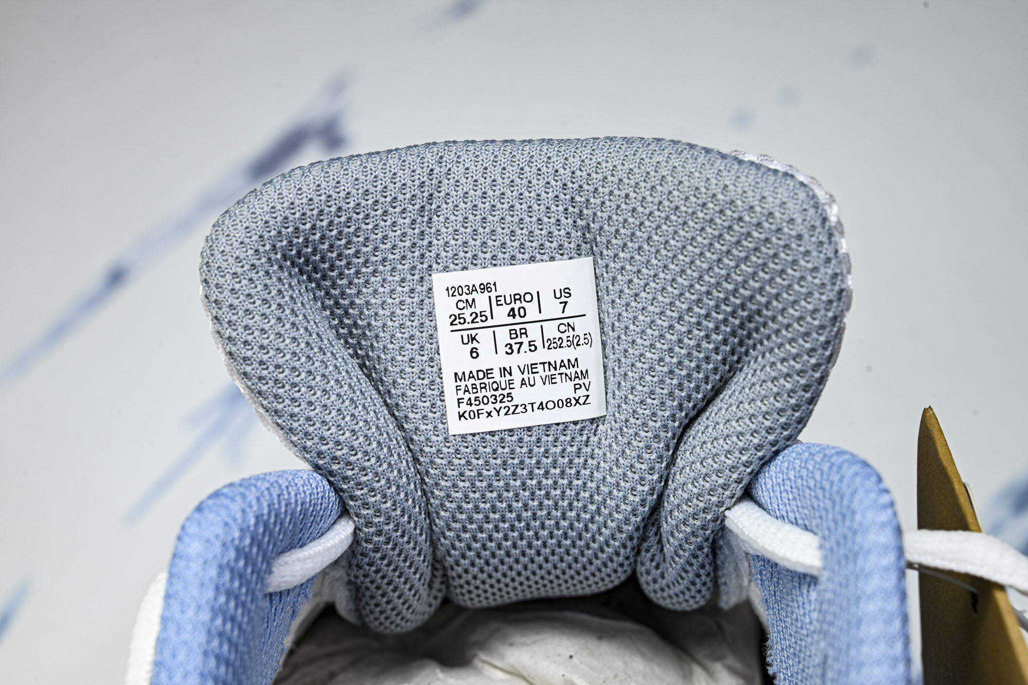 外贸平台 Asics Gel-Kayano 14 亚瑟士运动休闲透气专业跑鞋1203A961-101 #YZ002-2 外贸平台 Asics Gel-Kayano 14 亚瑟士运动休闲透气专业跑鞋1203A961-101 #YZ002-2