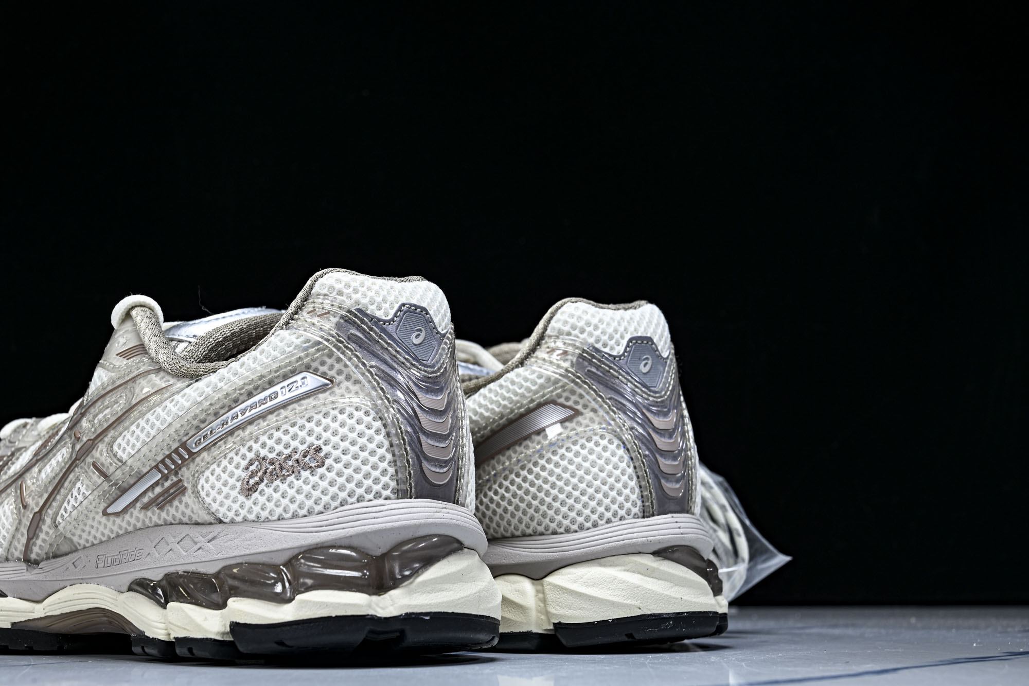 外贸平台 Asics Gel-Kayano 14 亚瑟士运动休闲透气专业跑鞋1203B144-100 #YZ002-2 外贸平台 Asics Gel-Kayano 14 亚瑟士运动休闲透气专业跑鞋1203B144-100 #YZ002-2