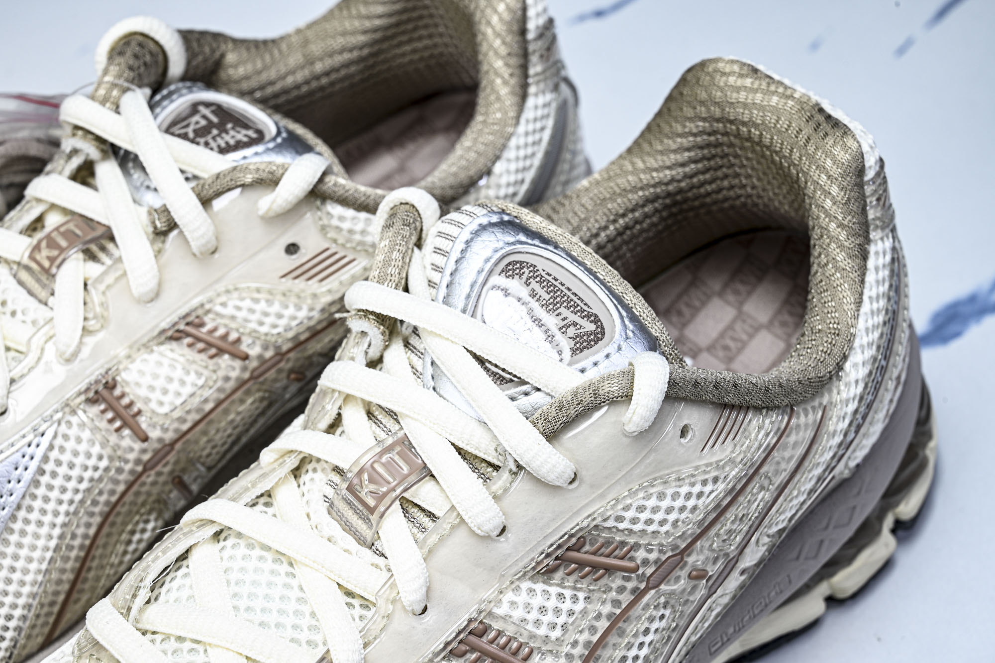外贸平台 Asics Gel-Kayano 14 亚瑟士运动休闲透气专业跑鞋1203B144-100 #YZ002-2 外贸平台 Asics Gel-Kayano 14 亚瑟士运动休闲透气专业跑鞋1203B144-100 #YZ002-2