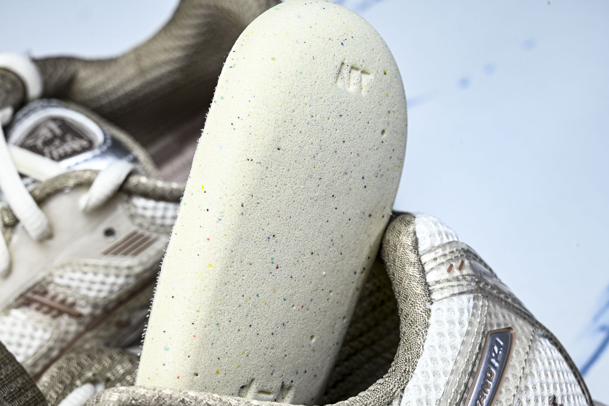 外贸平台 Asics Gel-Kayano 14 亚瑟士运动休闲透气专业跑鞋1203B144-100 #YZ002-2 外贸平台 Asics Gel-Kayano 14 亚瑟士运动休闲透气专业跑鞋1203B144-100 #YZ002-2