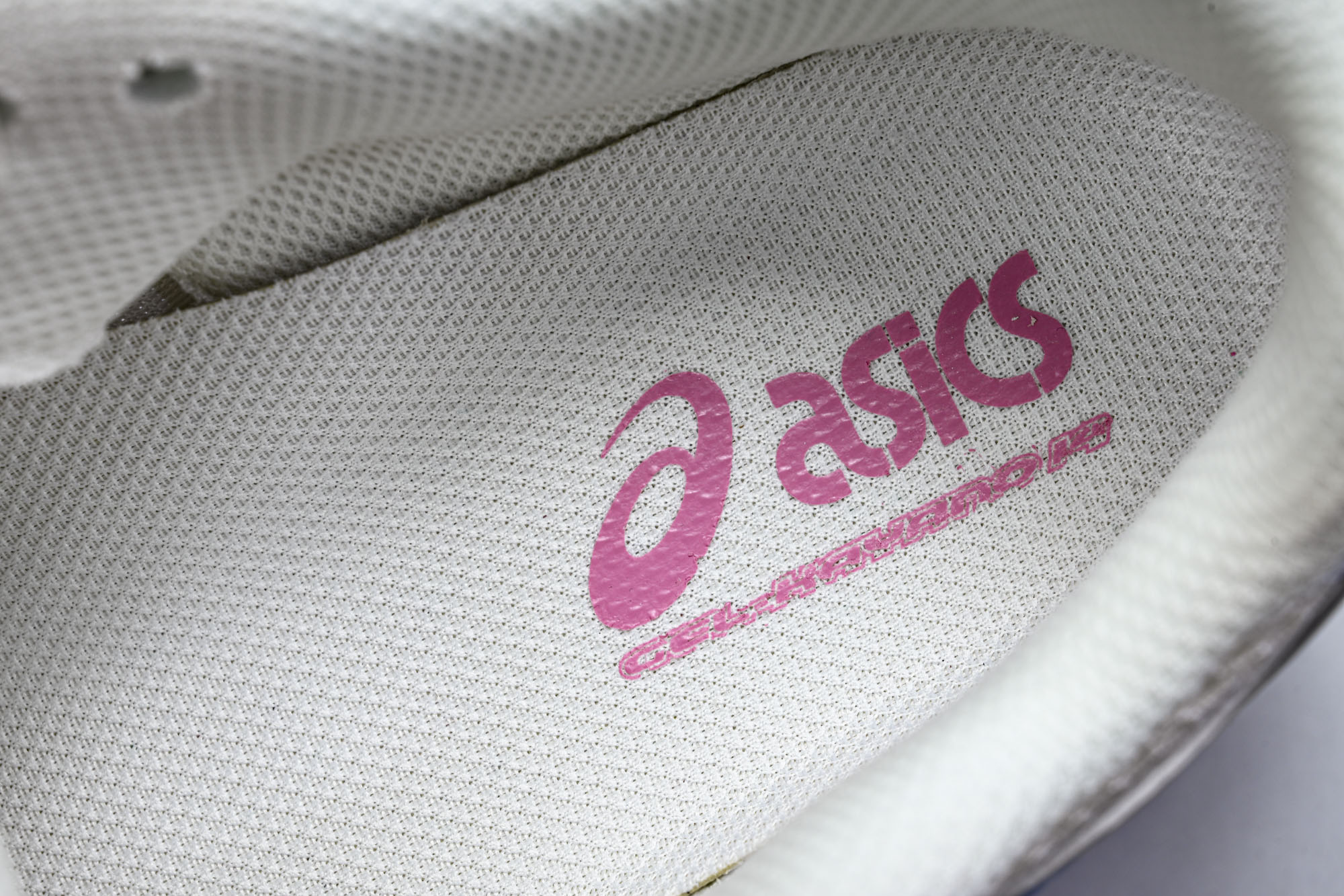 外贸平台 Asics Gel-Kayano 14 亚瑟士运动休闲透气专业跑鞋 1203A537-103 #YZ002-2 外贸平台 Asics Gel-Kayano 14 亚瑟士运动休闲透气专业跑鞋 1203A537-103 #YZ002-2