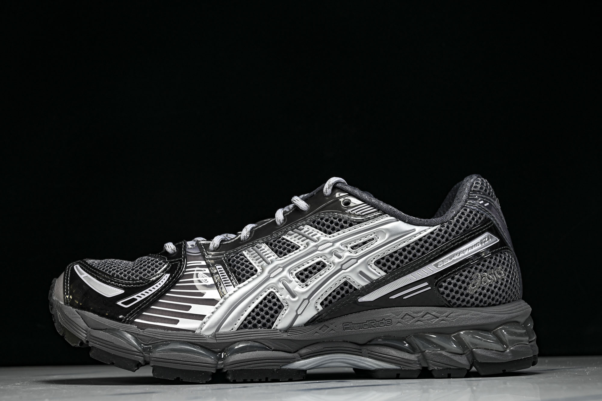 ASICS Gel-Kayano 12.1 Kith Tornado Pure Silver 黑灰银 1203A930-