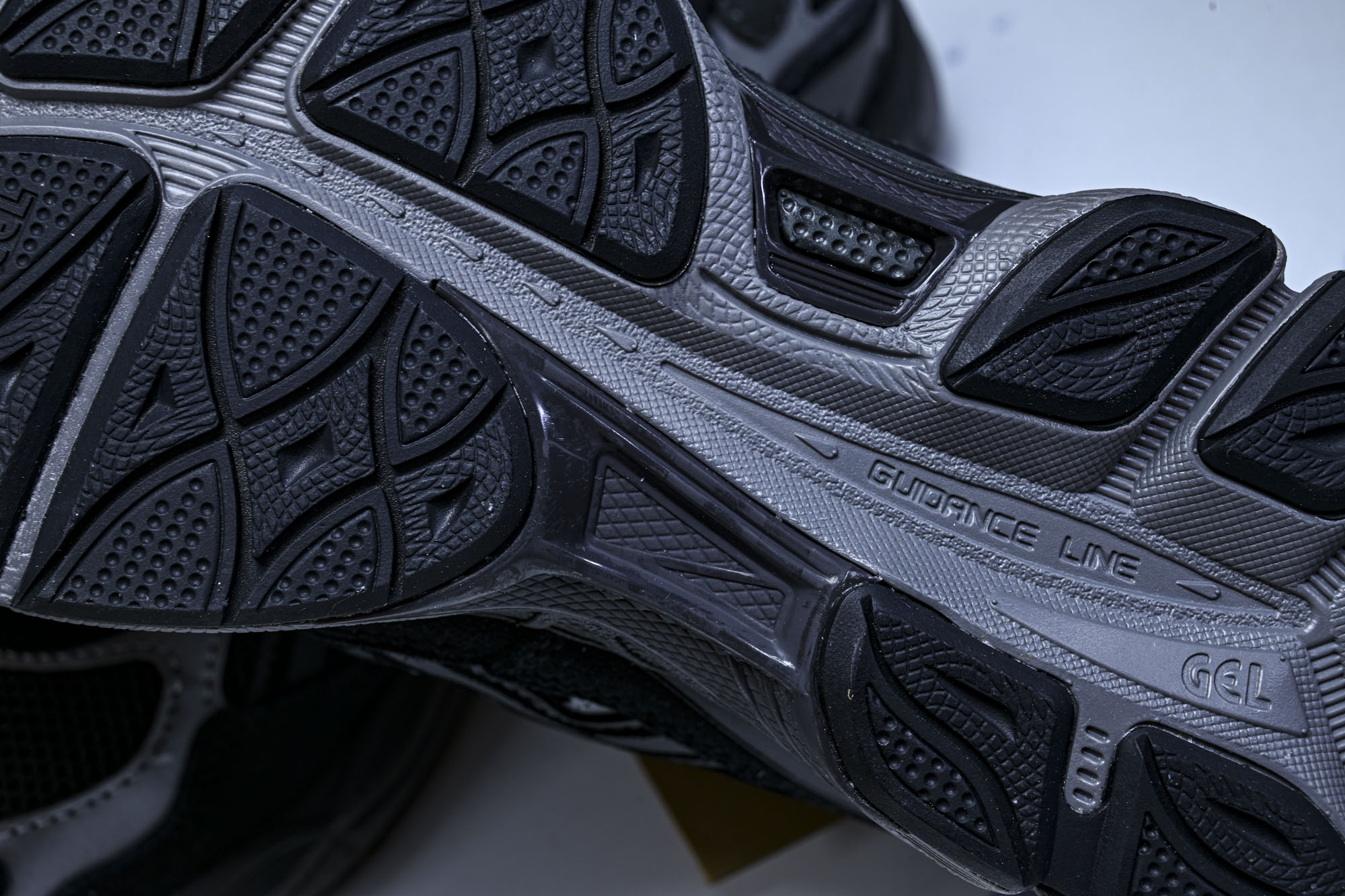 ASICS Gel-NYC Graphite Grey Black 黑灰 1201A789-020 #YZ002-2 纯 ASICS Gel-NYC Graphite Grey Black 黑灰 1201A789-020 #YZ002-2 纯