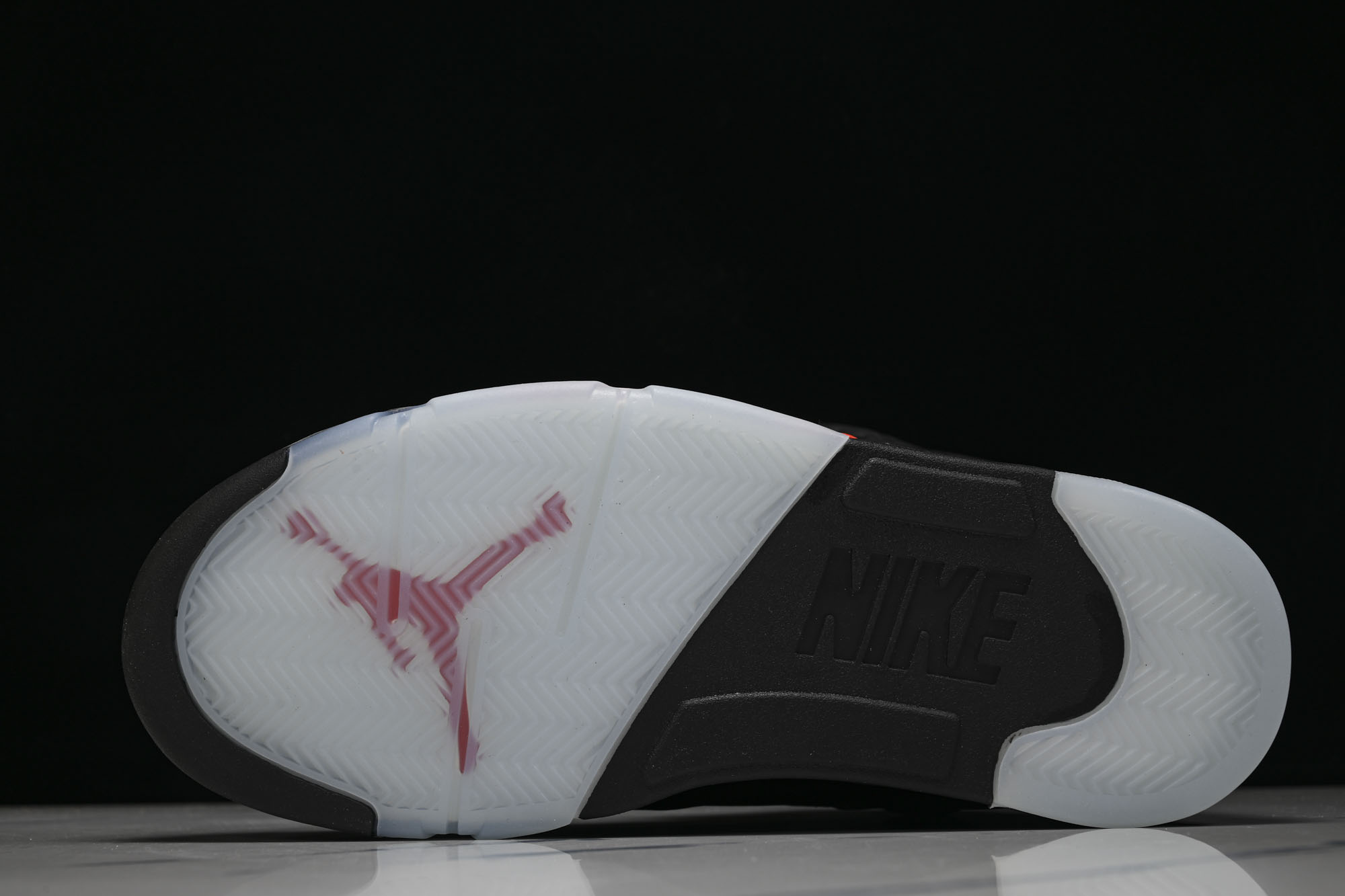 Air Jordan 5 Retro OG AJ5 乔5万圣节 HQ7978-001 #YZ000 整鞋以黑色为主鞋面,