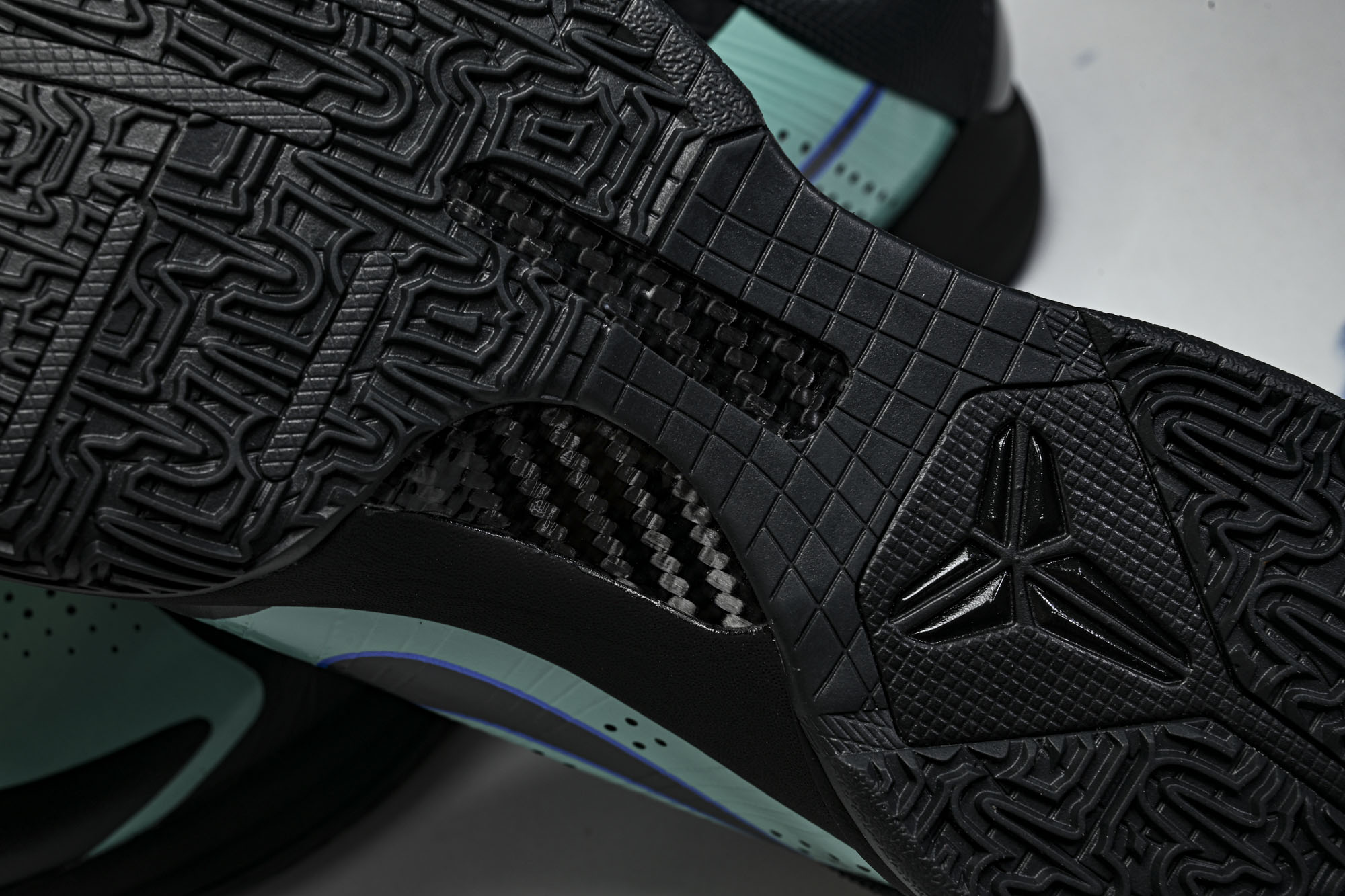 Nike Zoom Kobe 5 Chaos 科比5 男子实战篮球鞋 IH0274-300 #YZ012-1 【STar Nike Zoom Kobe 5 Chaos 科比5 男子实战篮球鞋 IH0274-300 #YZ012-1 【STar