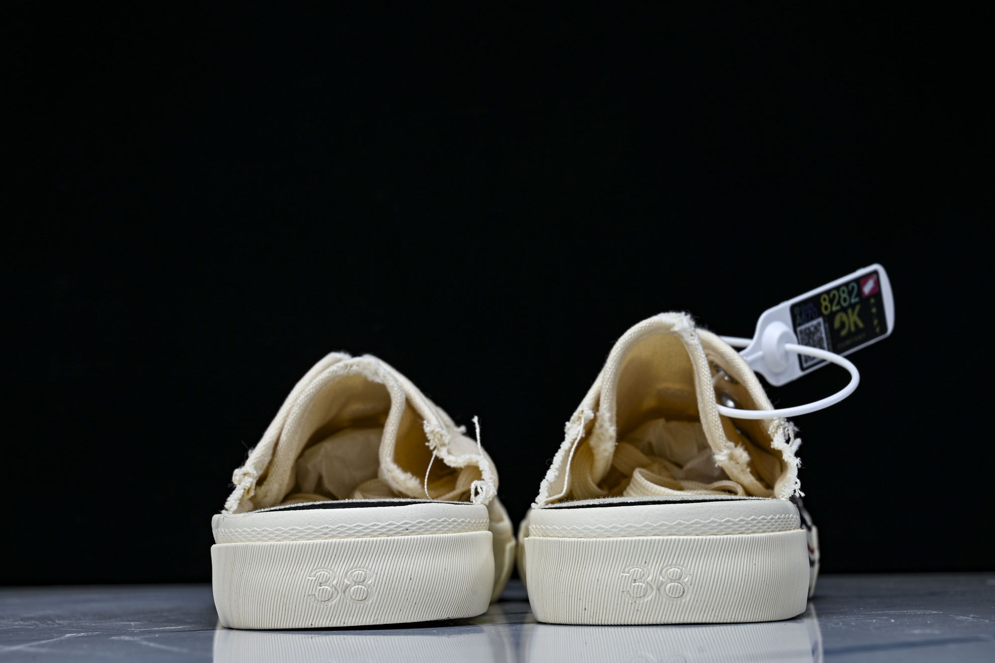 Balenciaga Paris Low 巴黎世家磨损做旧低帮系带时尚拖鞋 W3PS19016 #YZ018 35 36 Balenciaga Paris Low 巴黎世家磨损做旧低帮系带时尚拖鞋 W3PS19016 #YZ018 35 36