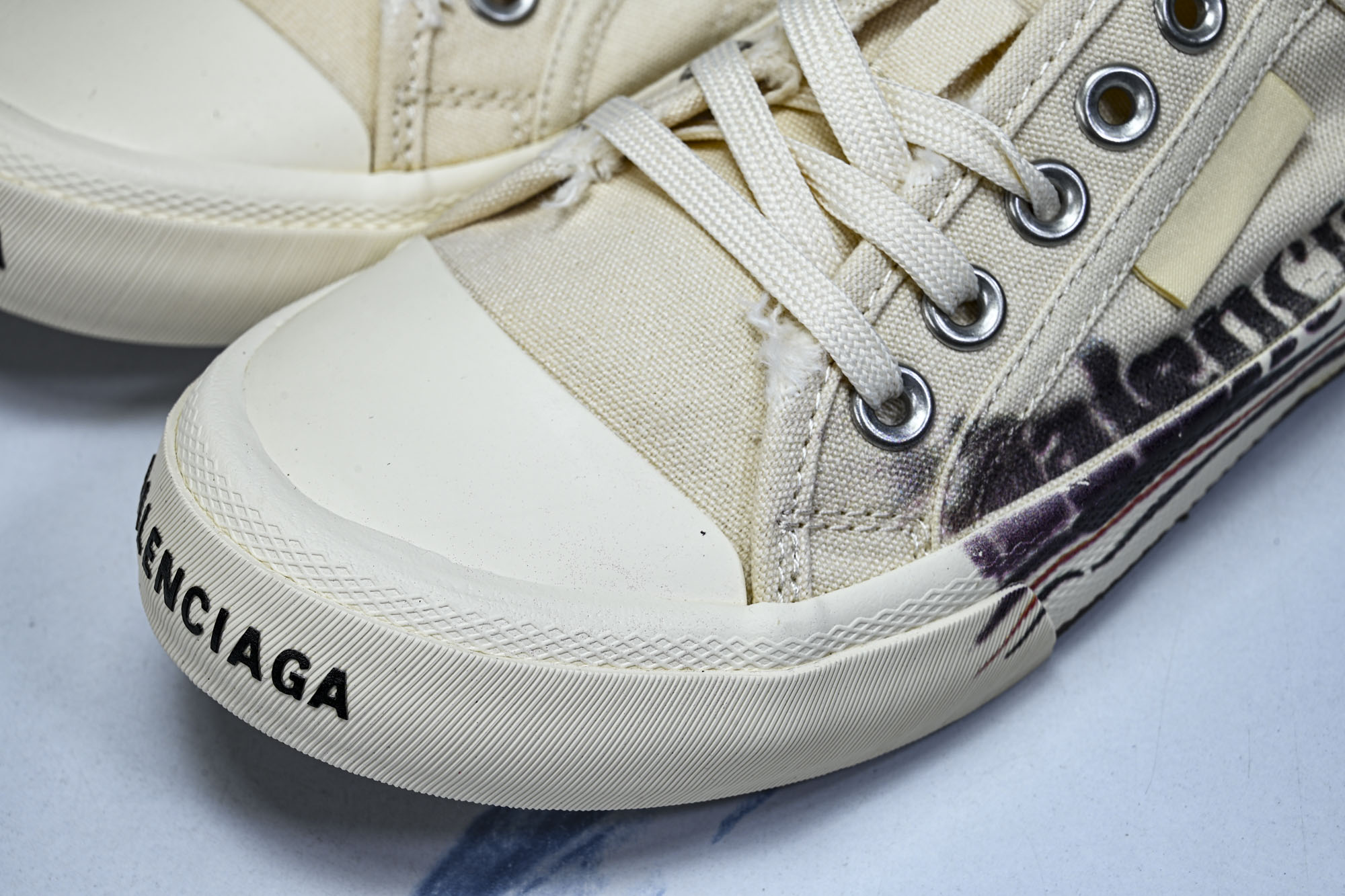 Balenciaga Paris Low 巴黎世家磨损做旧低帮系带时尚拖鞋 W3PS19016 #YZ018 35 36 Balenciaga Paris Low 巴黎世家磨损做旧低帮系带时尚拖鞋 W3PS19016 #YZ018 35 36