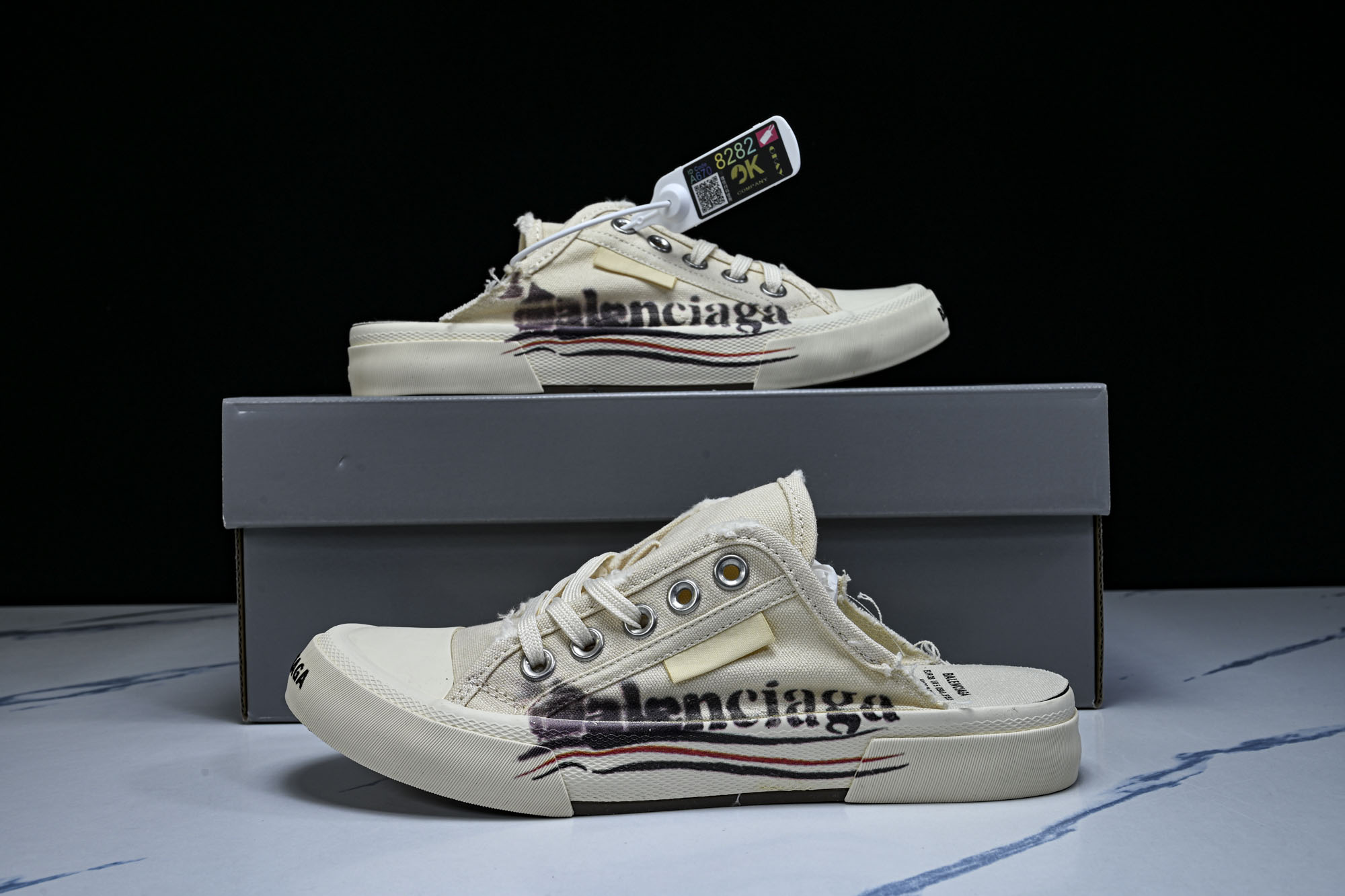Balenciaga Paris Low 巴黎世家磨损做旧低帮系带时尚拖鞋 W3PS19016 #YZ018 35 36 Balenciaga Paris Low 巴黎世家磨损做旧低帮系带时尚拖鞋 W3PS19016 #YZ018 35 36