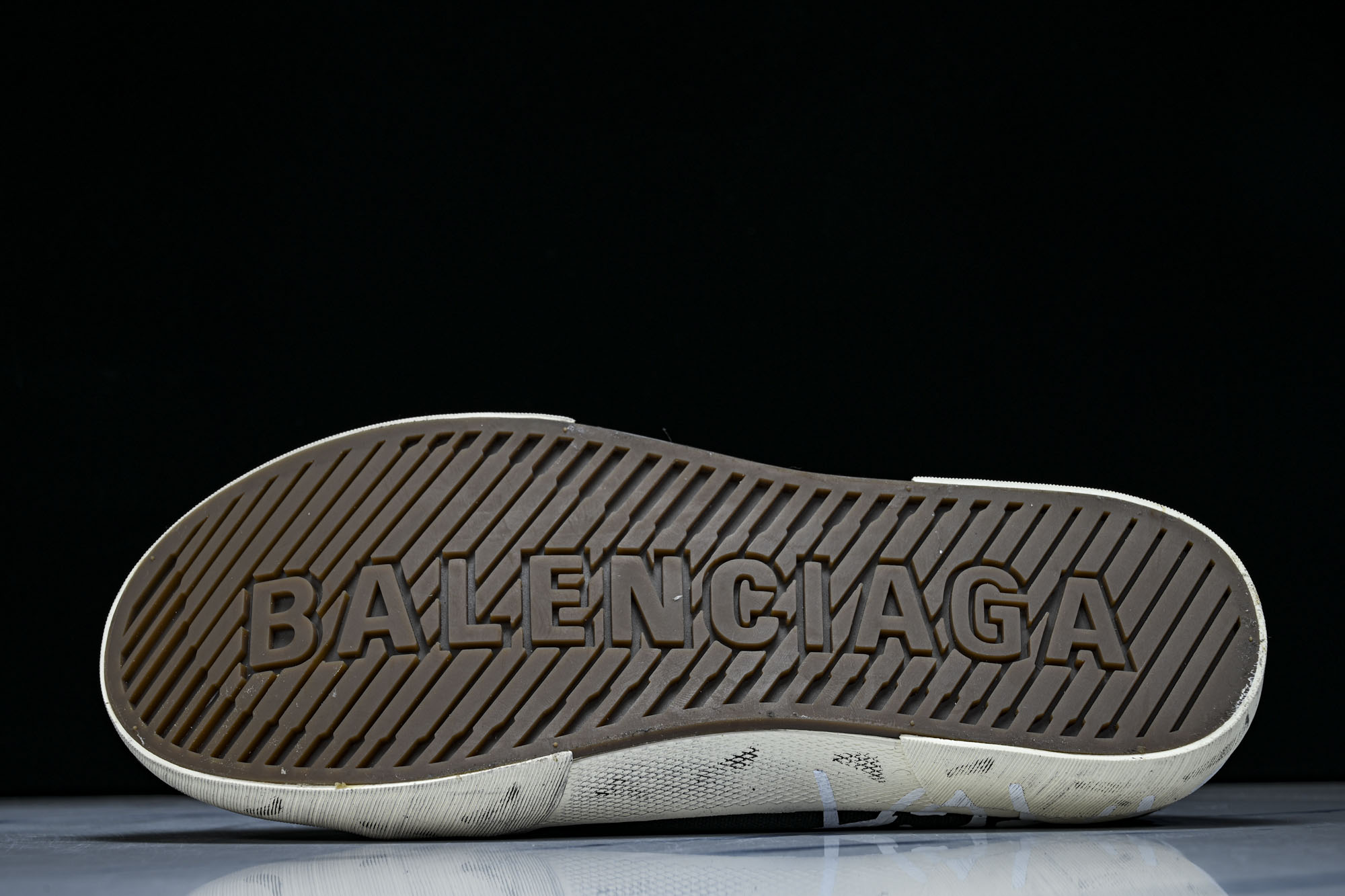 Balenciaga Paris Low 巴黎世家磨损做旧低帮系带时尚拖鞋W3RR5-1099 #YZ018 35 36 Balenciaga Paris Low 巴黎世家磨损做旧低帮系带时尚拖鞋W3RR5-1099 #YZ018 35 36