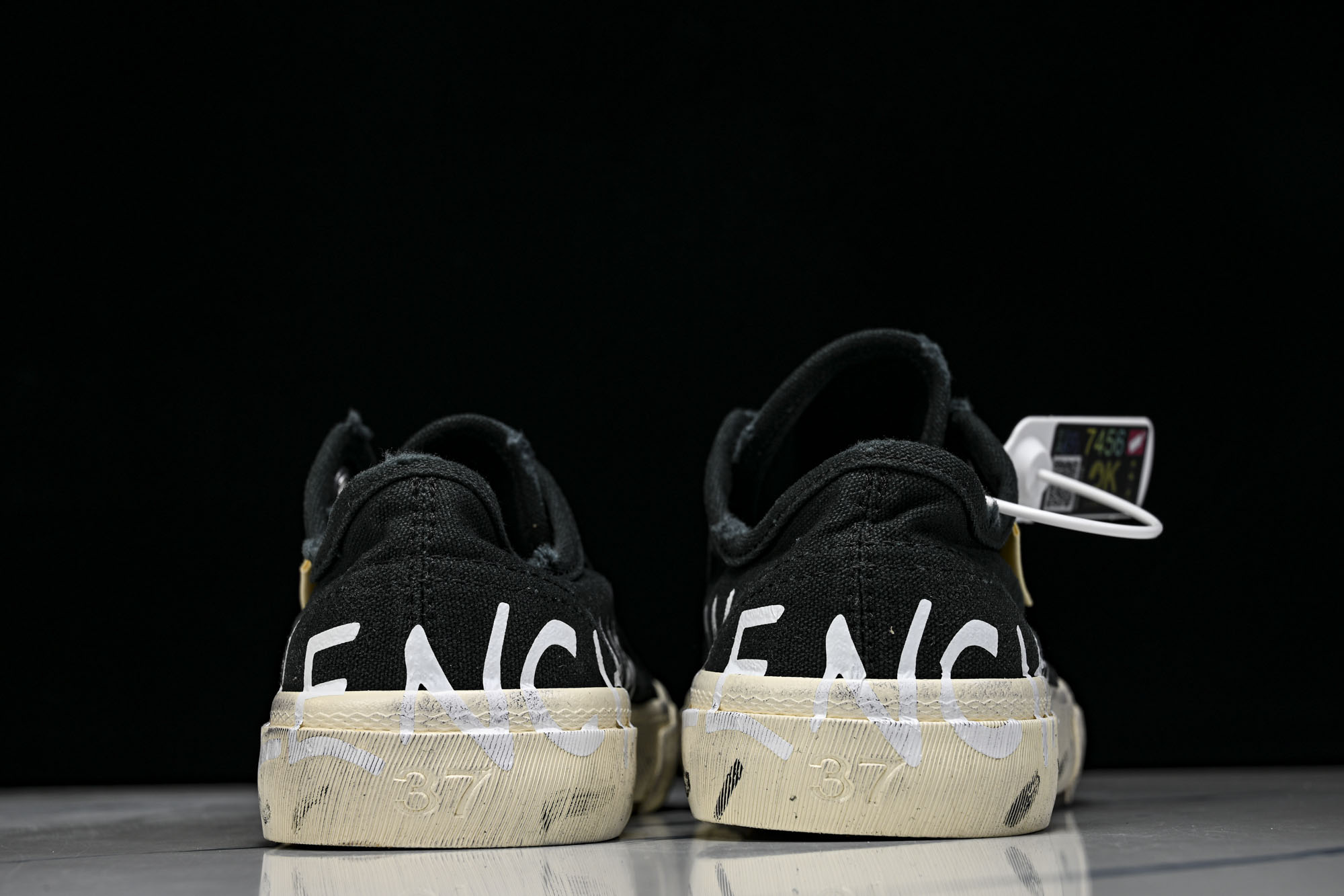 Balenciaga Paris Low 巴黎世家磨损做旧低帮系带时尚拖鞋W3RR5-1099 #YZ018 35 36 Balenciaga Paris Low 巴黎世家磨损做旧低帮系带时尚拖鞋W3RR5-1099 #YZ018 35 36