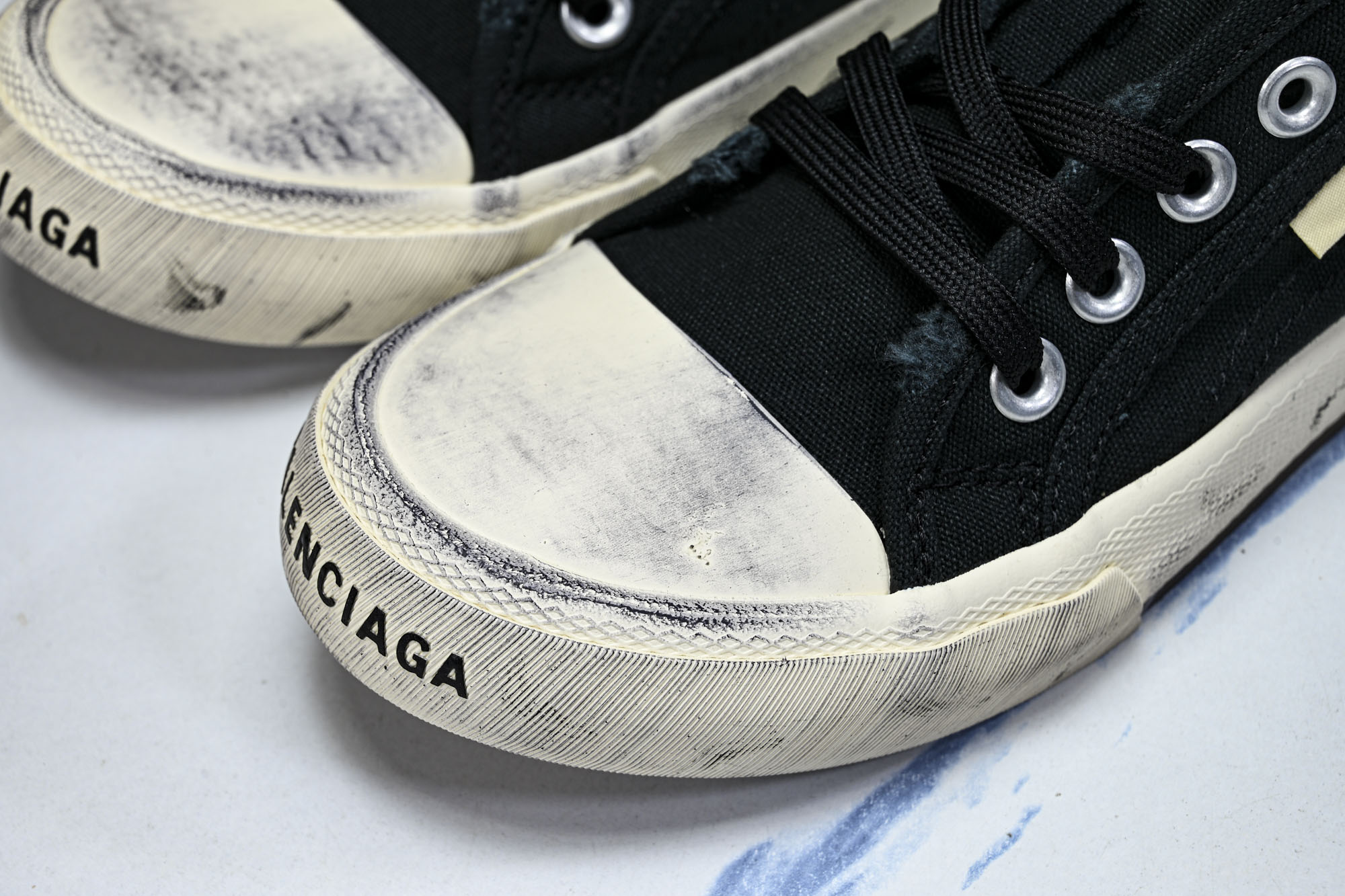 Balenciaga Paris Low 巴黎世家磨损做旧低帮系带时尚拖鞋W3RR5-1099 #YZ018 35 36 Balenciaga Paris Low 巴黎世家磨损做旧低帮系带时尚拖鞋W3RR5-1099 #YZ018 35 36