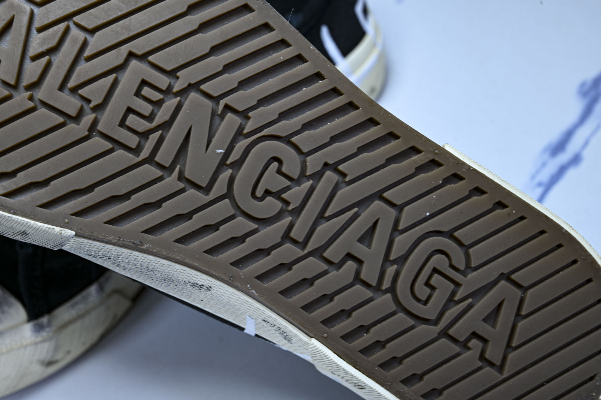 Balenciaga Paris Low 巴黎世家磨损做旧低帮系带时尚拖鞋W3RR5-1099 #YZ018 35 36 Balenciaga Paris Low 巴黎世家磨损做旧低帮系带时尚拖鞋W3RR5-1099 #YZ018 35 36