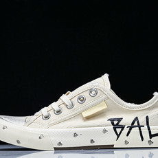 Balenciaga Paris Low 巴黎世家磨损做旧低帮系带时尚板鞋 W3RR59010 #YZ018 35 36 Balenciaga Paris Low 巴黎世家磨损做旧低帮系带时尚板鞋 W3RR59010 #YZ018 35 36