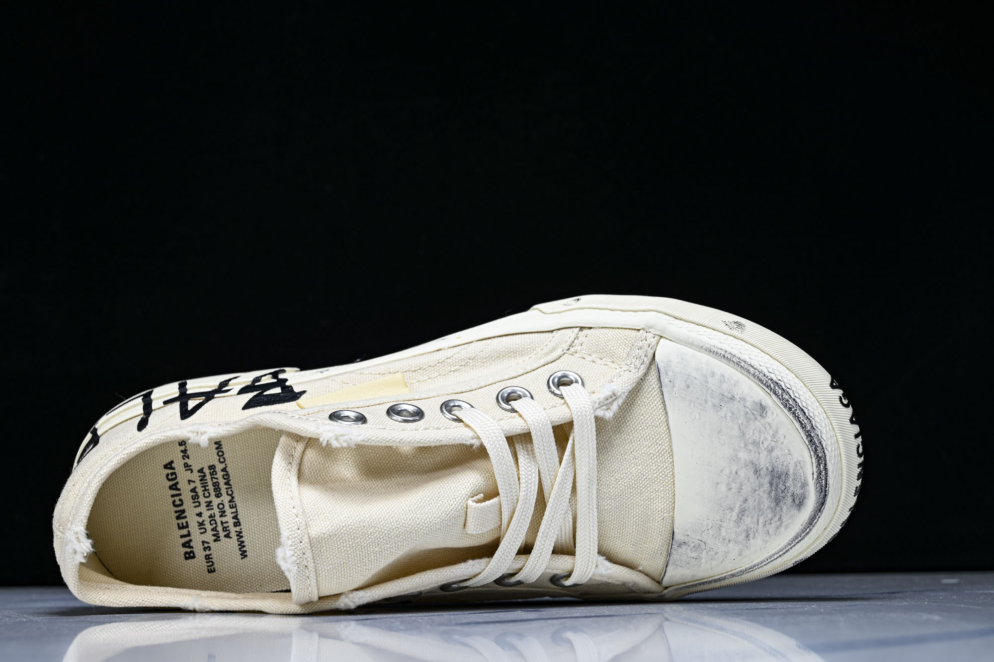 Balenciaga Paris Low 巴黎世家磨损做旧低帮系带时尚板鞋 W3RR59010 #YZ018 35 36 Balenciaga Paris Low 巴黎世家磨损做旧低帮系带时尚板鞋 W3RR59010 #YZ018 35 36