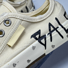 Balenciaga Paris Low 巴黎世家磨损做旧低帮系带时尚板鞋 W3RR59010 #YZ018 35 36 Balenciaga Paris Low 巴黎世家磨损做旧低帮系带时尚板鞋 W3RR59010 #YZ018 35 36