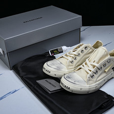 Balenciaga Paris Low 巴黎世家磨损做旧低帮系带时尚板鞋 W3RR59010 #YZ018 35 36 Balenciaga Paris Low 巴黎世家磨损做旧低帮系带时尚板鞋 W3RR59010 #YZ018 35 36