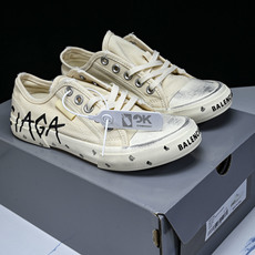 Balenciaga Paris Low 巴黎世家磨损做旧低帮系带时尚板鞋 W3RR59010 #YZ018 35 36 Balenciaga Paris Low 巴黎世家磨损做旧低帮系带时尚板鞋 W3RR59010 #YZ018 35 36