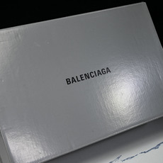 Balenciaga Paris Low 巴黎世家磨损做旧低帮系带时尚板鞋 W3RR59010 #YZ018 35 36 Balenciaga Paris Low 巴黎世家磨损做旧低帮系带时尚板鞋 W3RR59010 #YZ018 35 36
