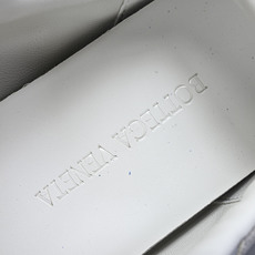 Bottega Veneta 葆蝶家夏季新品男女同款 休闲运动鞋 2026新款 #YZ039 莞产纯原大厂 顶级盒中盒版 Bottega Veneta 葆蝶家夏季新品男女同款 休闲运动鞋 2026新款 #YZ039 莞产纯原大厂 顶级盒中盒版